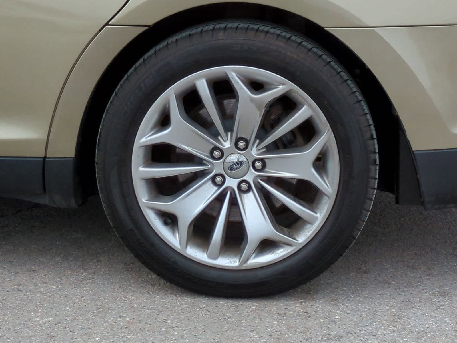 Thumbnail: 2013 Ford Taurus - 14