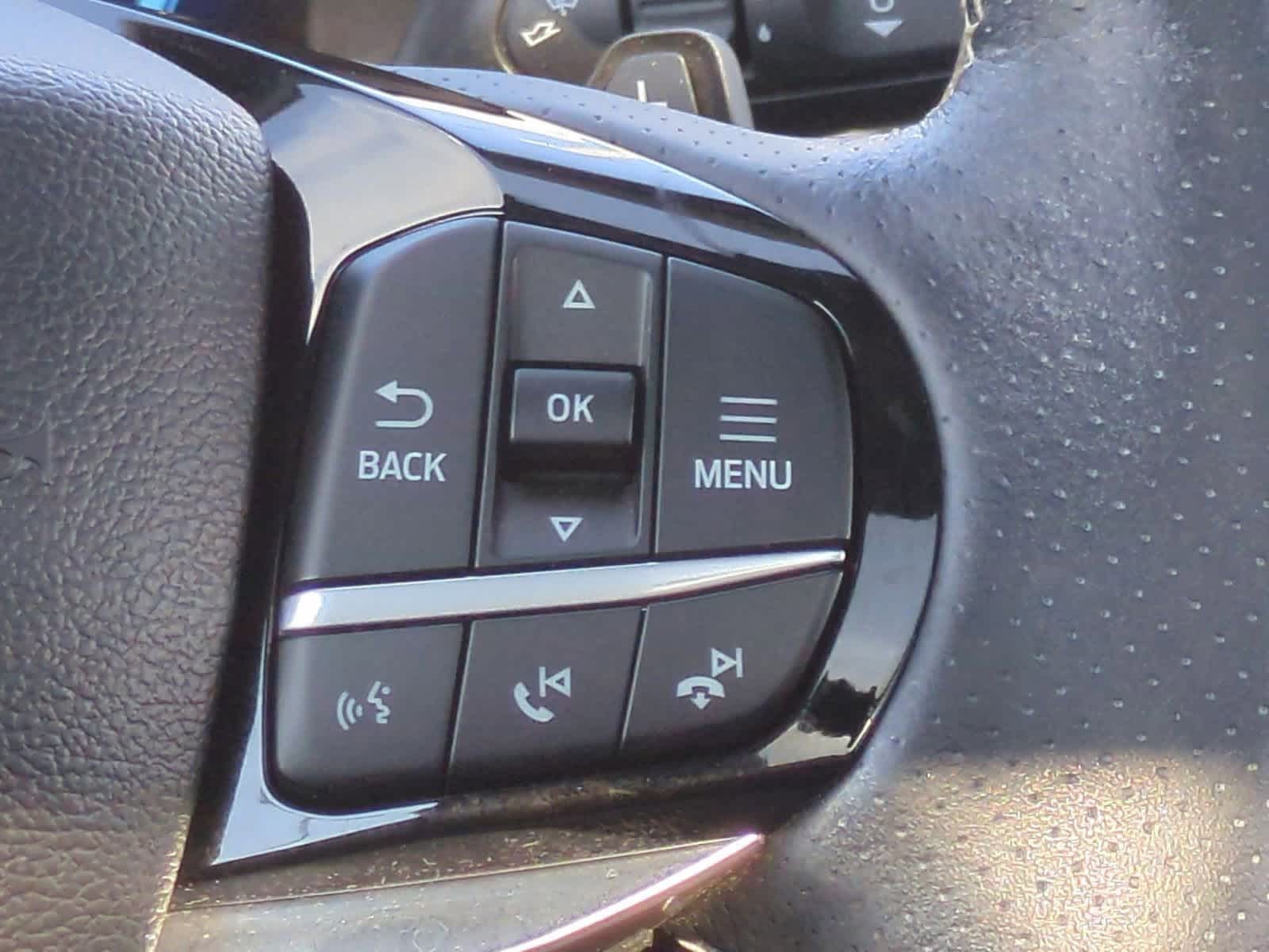 Thumbnail: 2022 Ford Explorer - 26