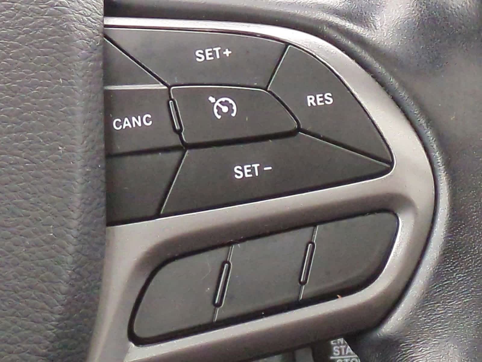 Thumbnail: 2020 Jeep Cherokee - 26