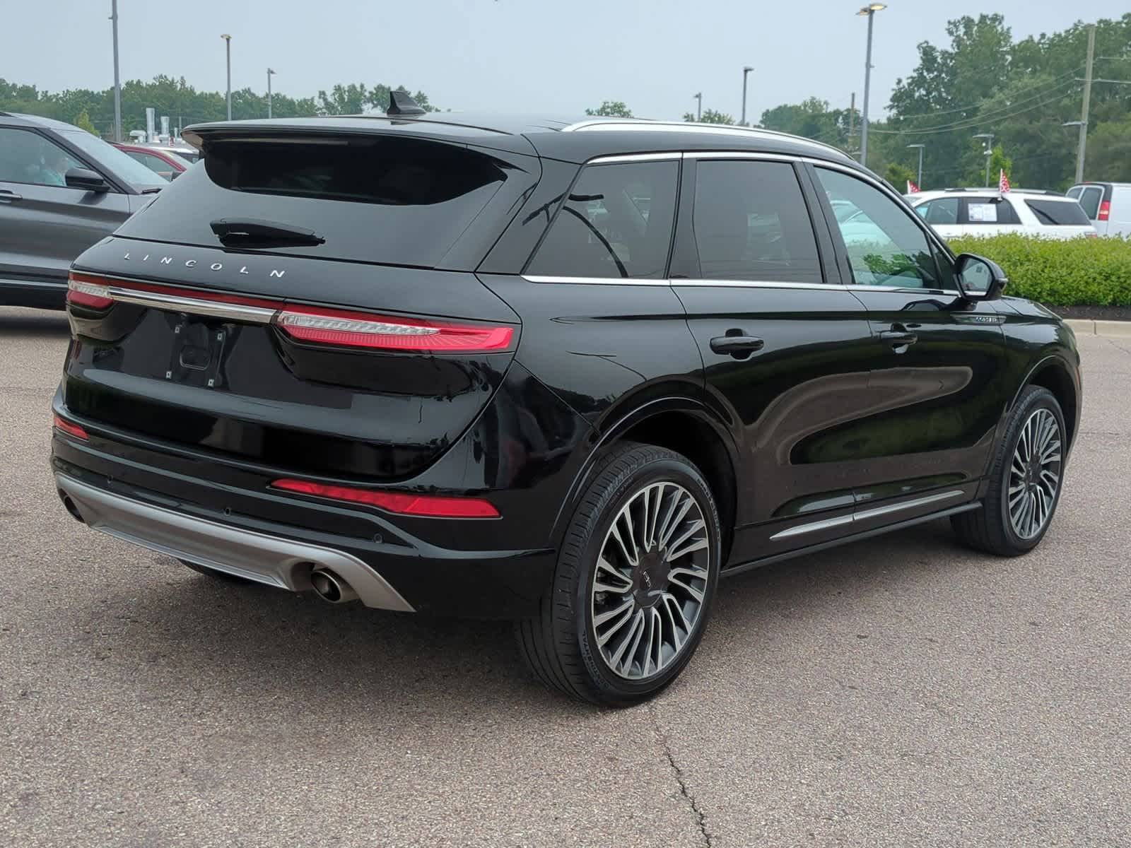 Thumbnail: 2022 Lincoln Corsair - 8