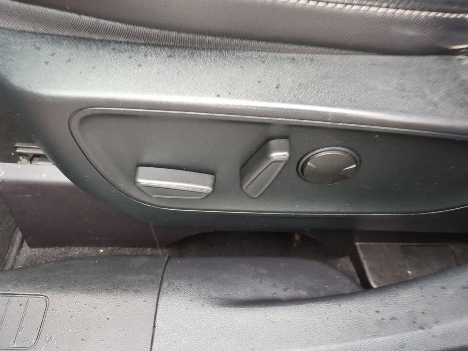 Thumbnail: 2020 Ford Escape - 16