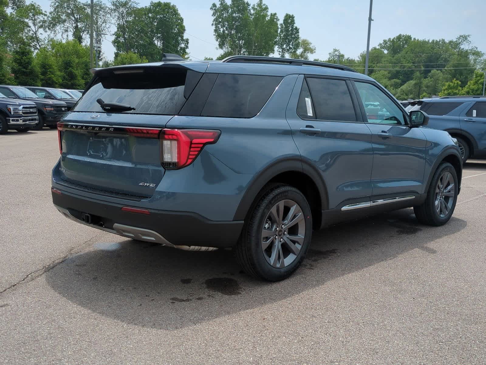 2025 Ford Explorer Active 8
