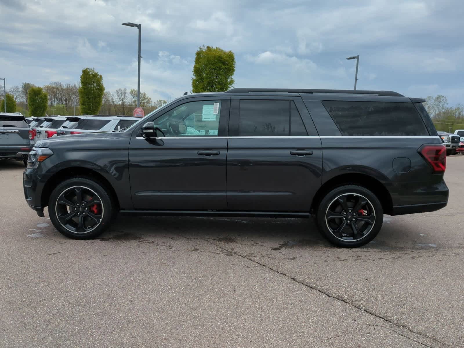 2024 Ford Expedition MAX Limited photo 2