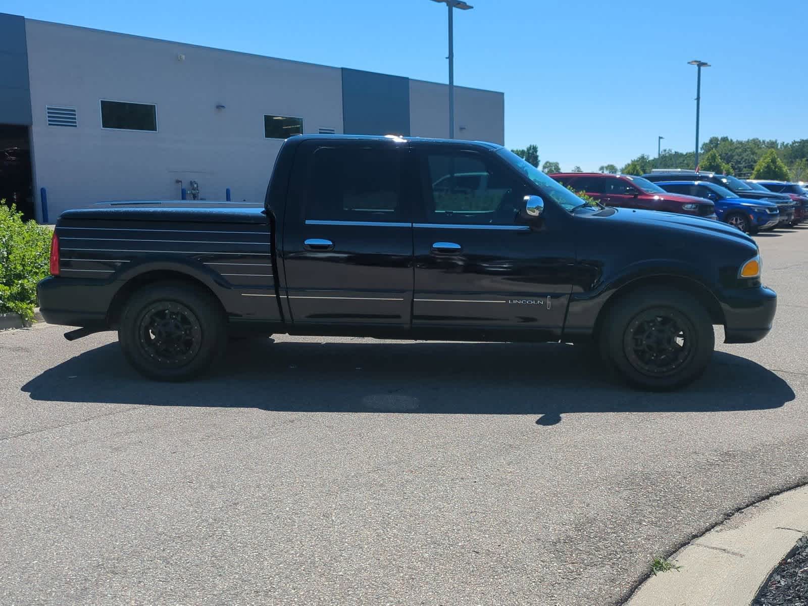 Thumbnail: 2002 Lincoln Blackwood - 9