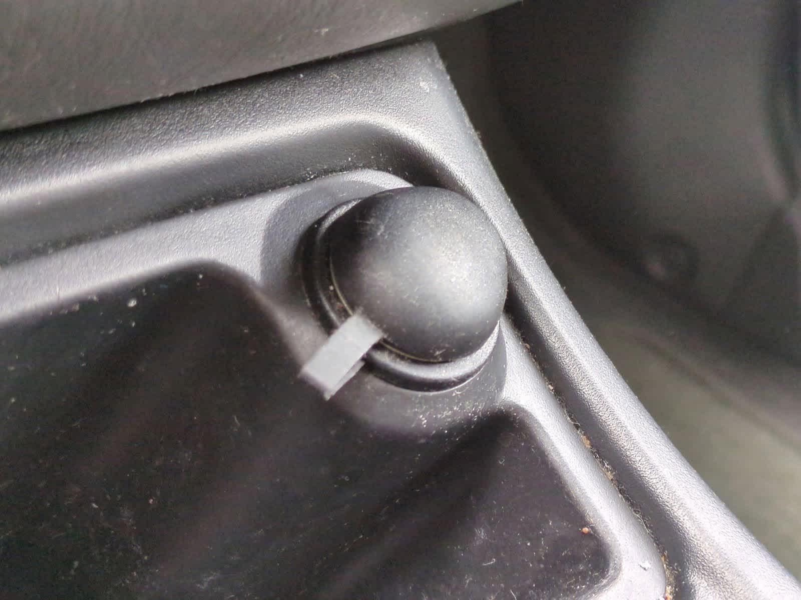 Thumbnail: 2005 Ford Escape - 29