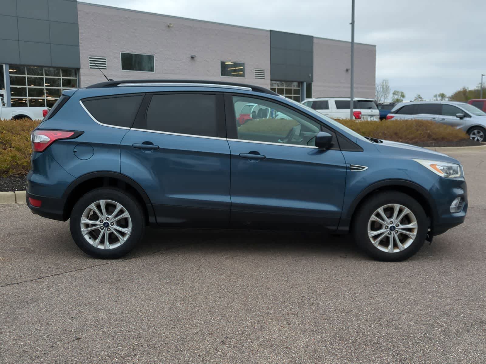 Thumbnail: 2018 Ford Escape - 9