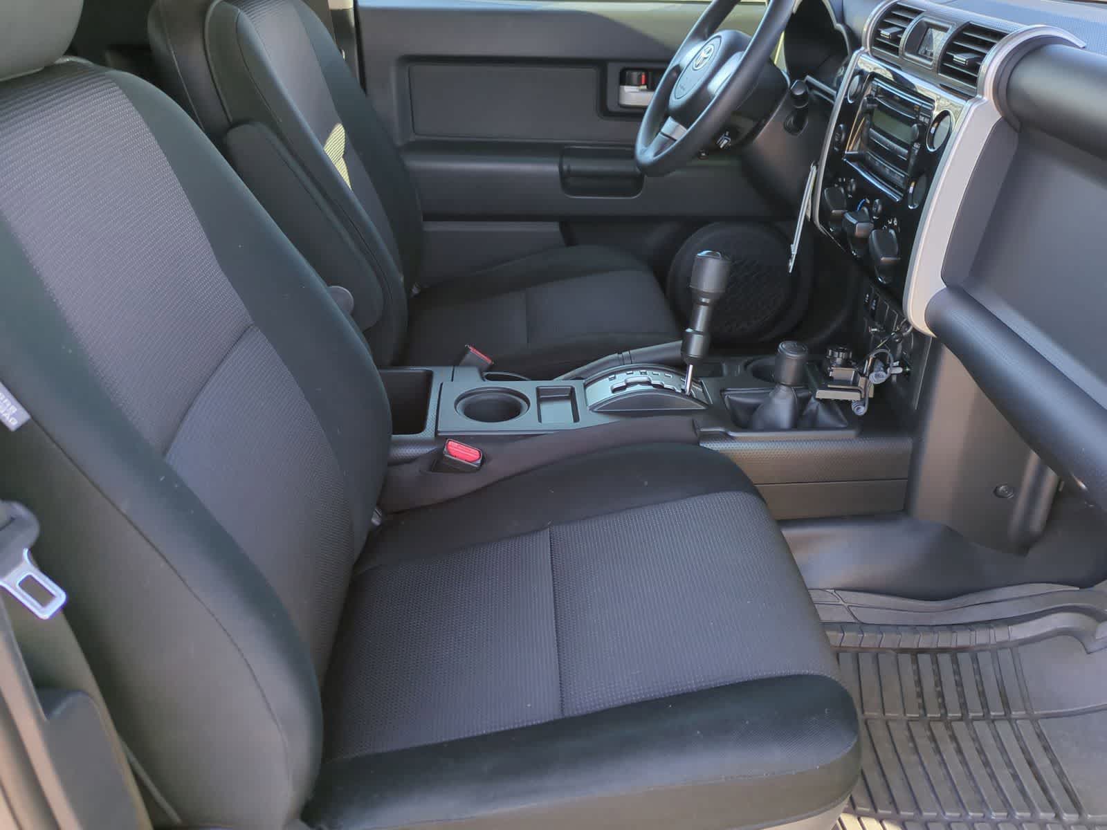 Thumbnail: 2010 Toyota FJ Cruiser - 23