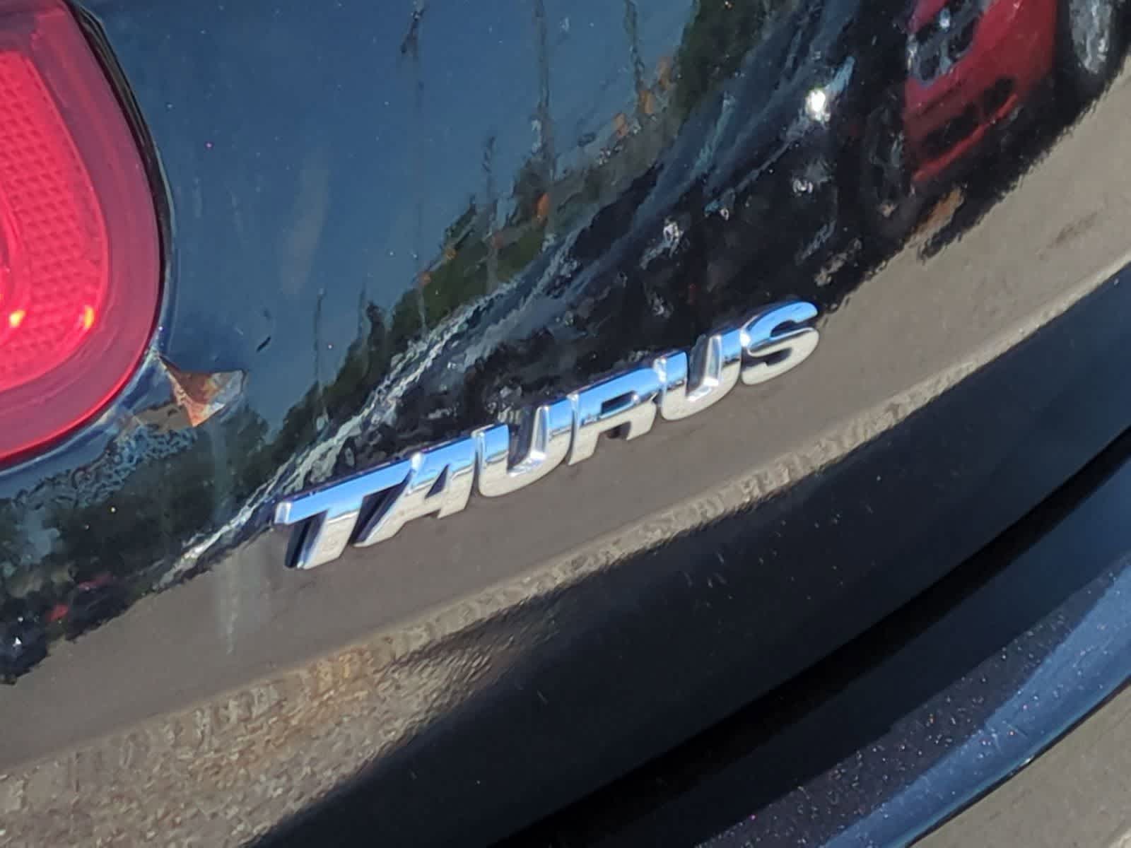 Thumbnail: 2011 Ford Taurus - 13
