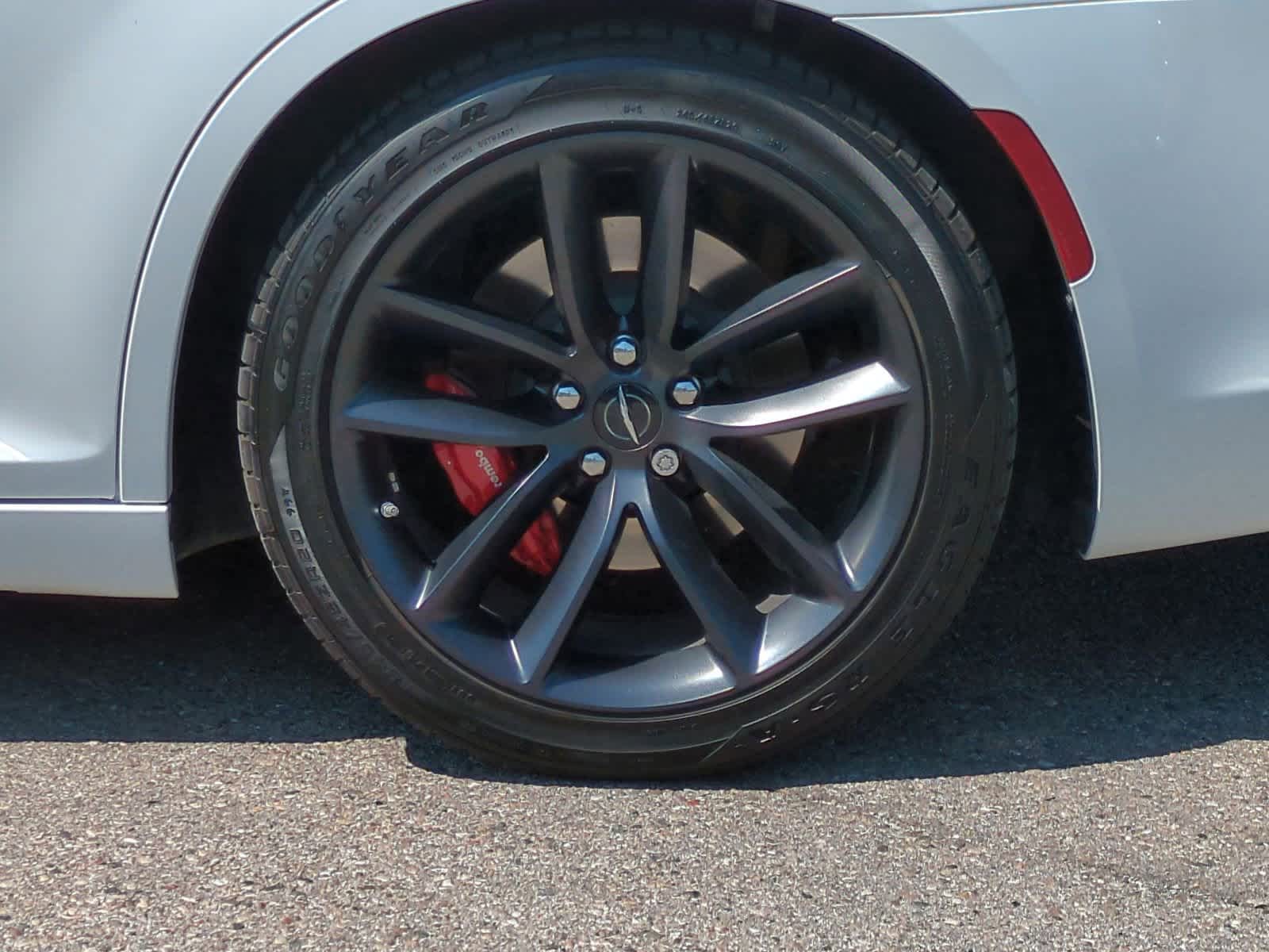 Thumbnail: 2023 Chrysler 300 - 14