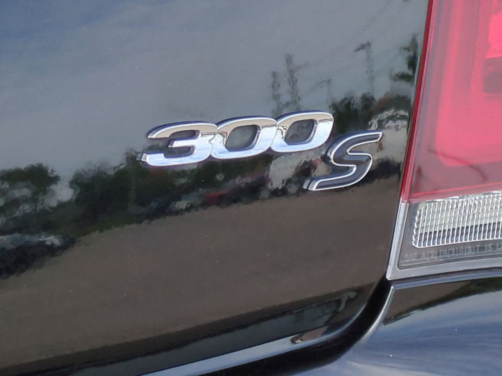 Thumbnail: 2018 Chrysler 300 - 13
