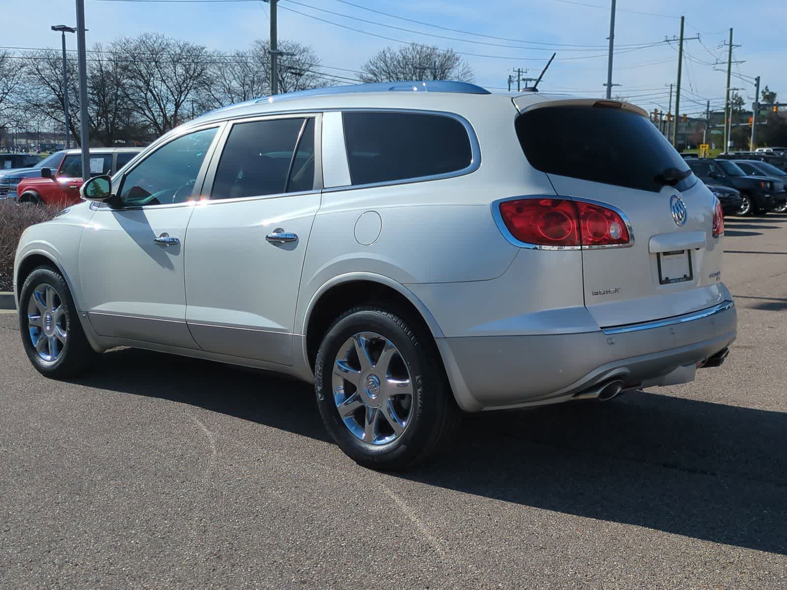Thumbnail: 2010 Buick Enclave - 6