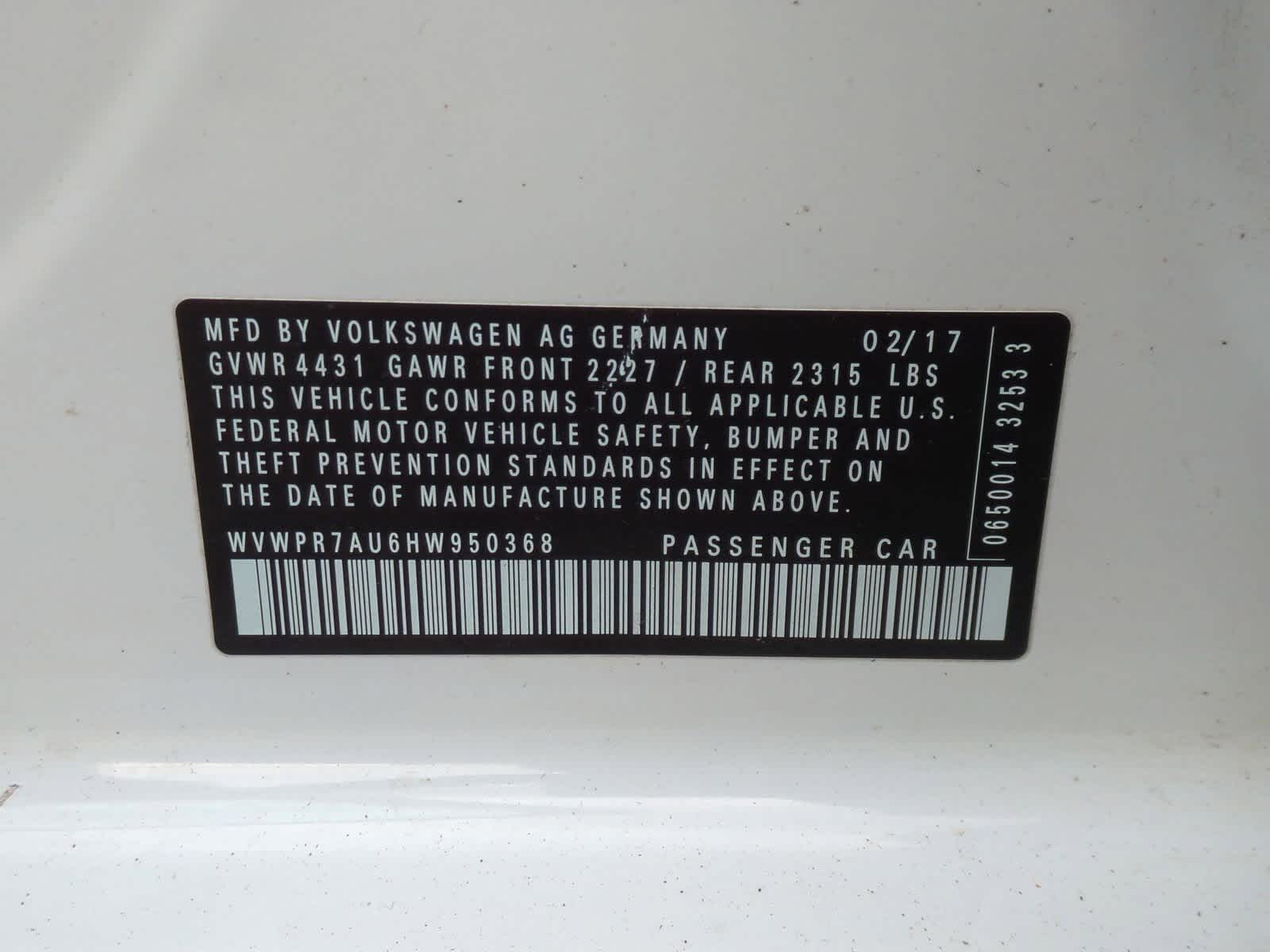 Thumbnail: 2017 Volkswagen e-Golf - 34