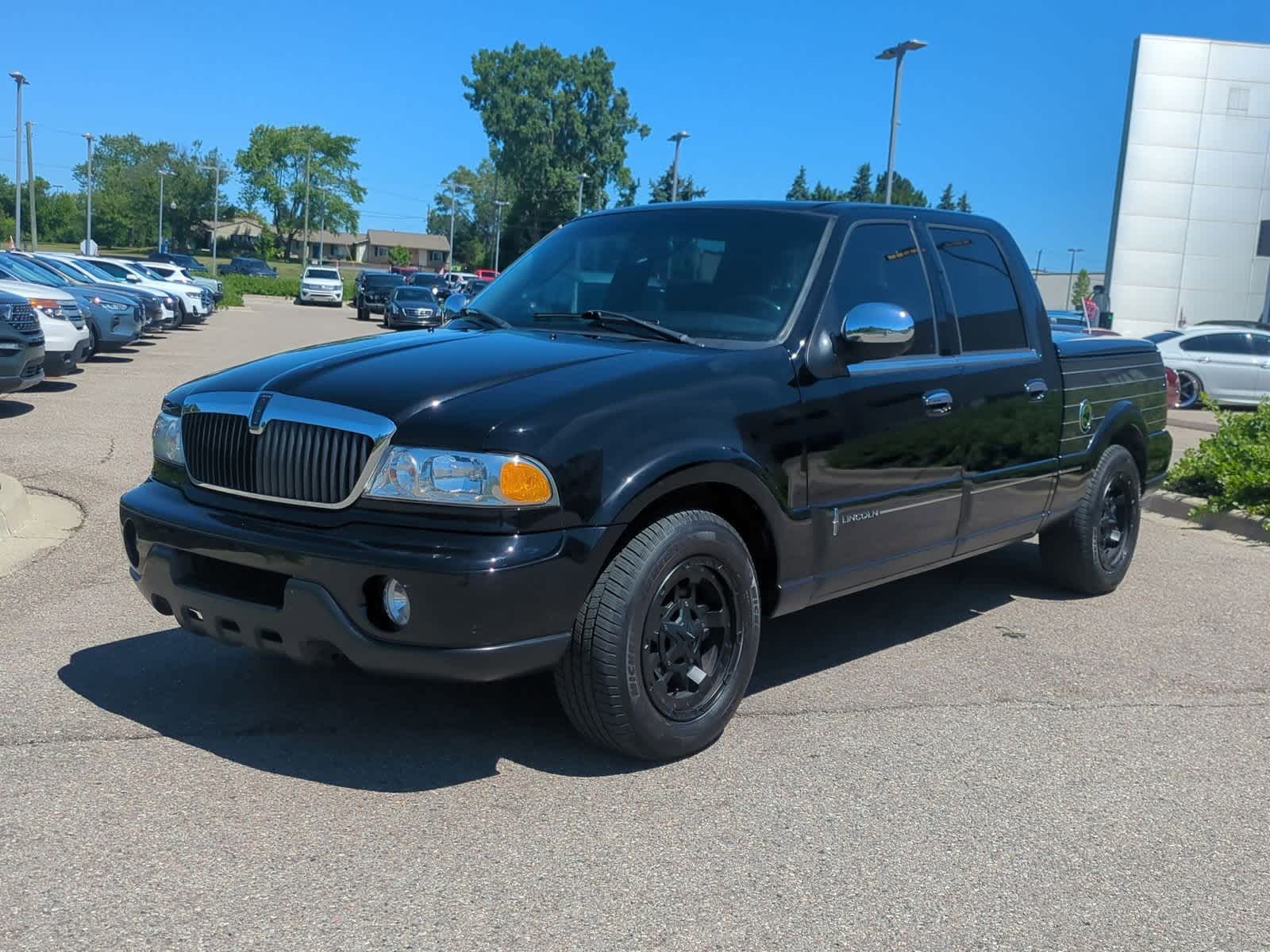 Thumbnail: 2002 Lincoln Blackwood - 4