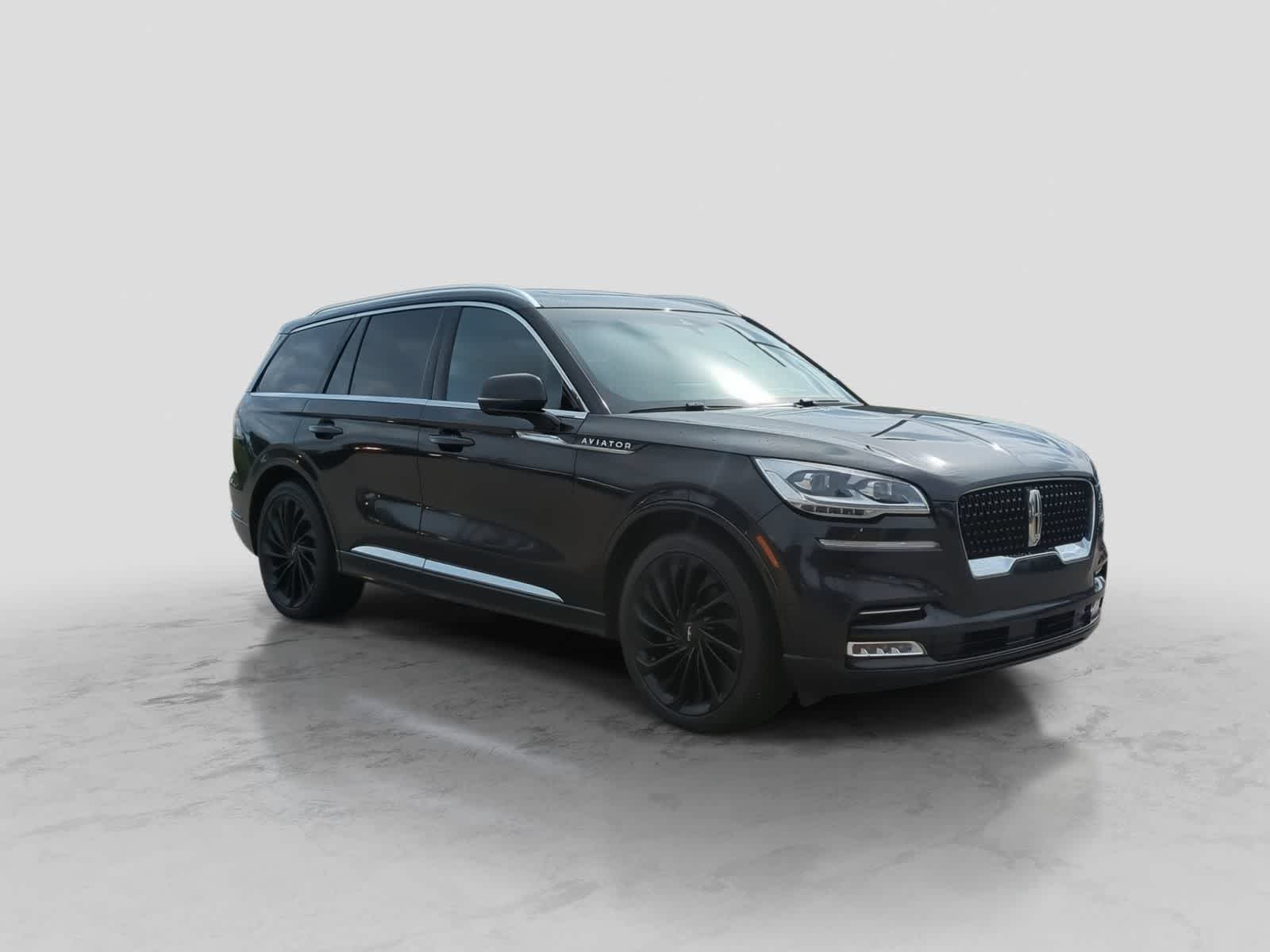 Thumbnail: 2022 Lincoln Aviator - 2
