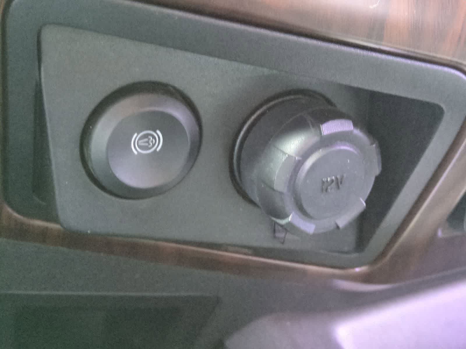 Thumbnail: 2015 Ford Econoline - 32