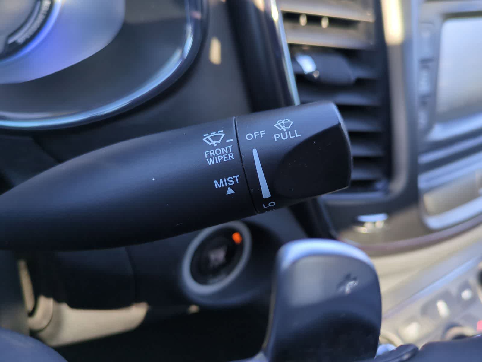 Thumbnail: 2016 Chrysler 200 - 27