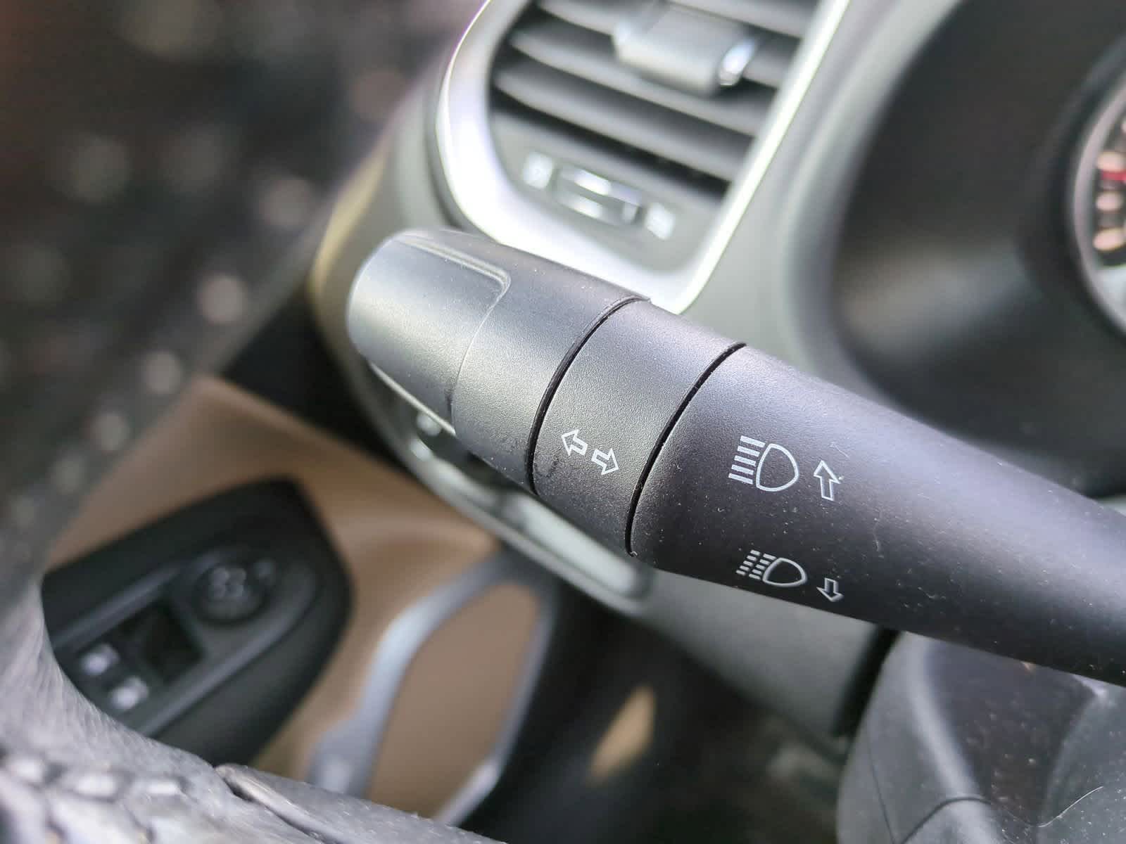 Thumbnail: 2015 Jeep Renegade - 26