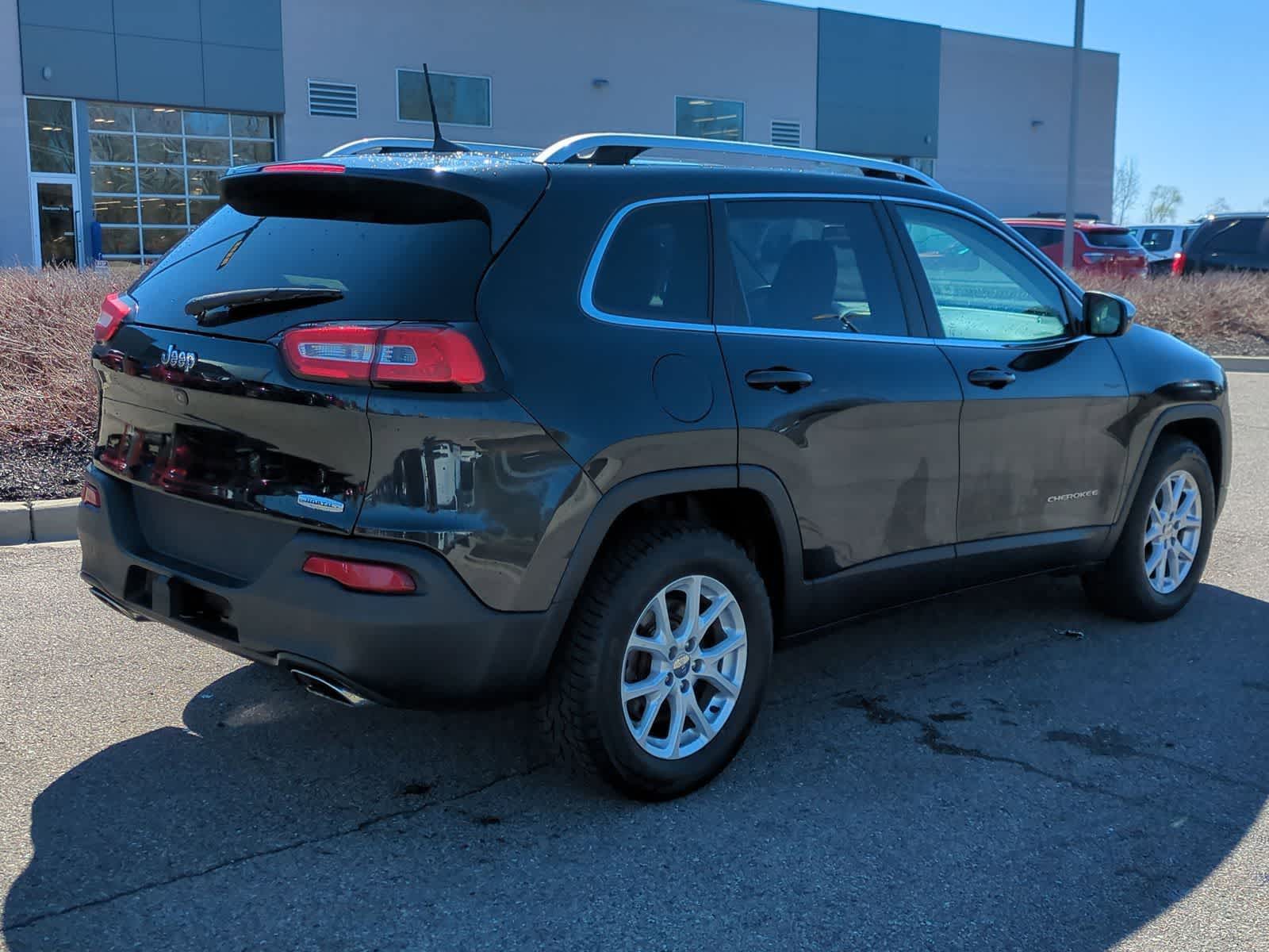 Thumbnail: 2016 Jeep Cherokee - 8