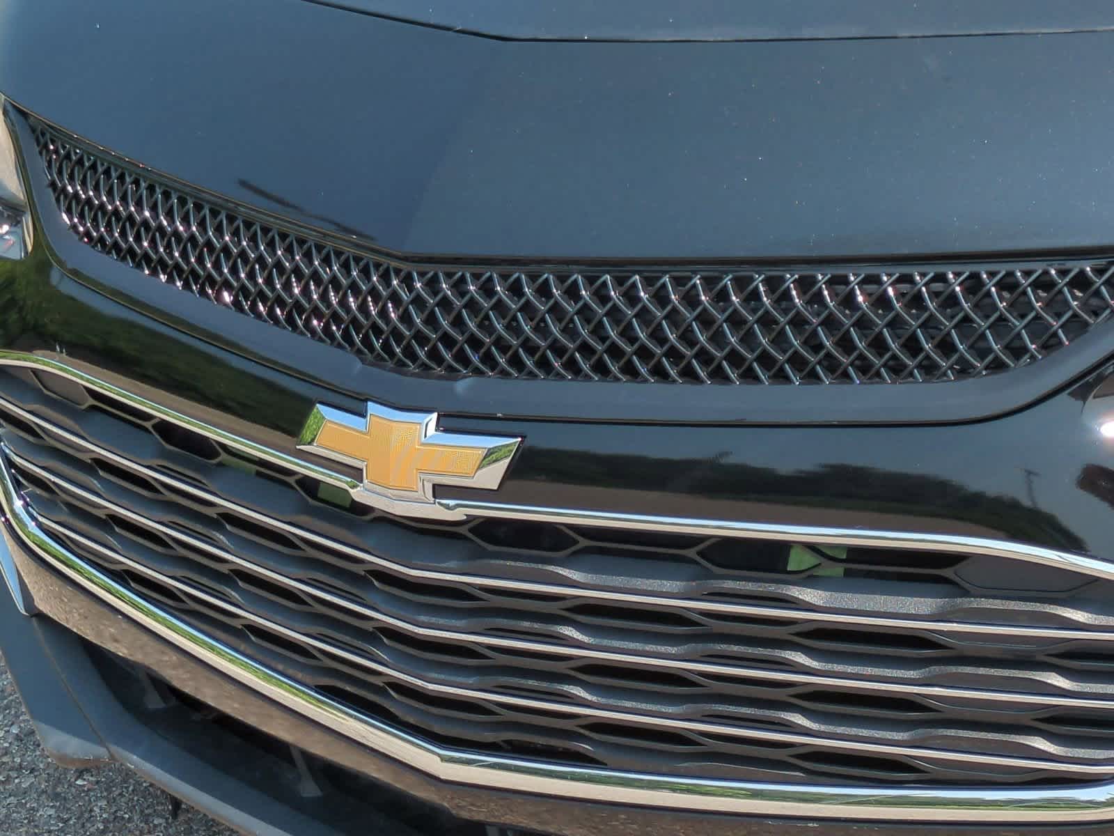 Thumbnail: 2016 Chevrolet Malibu - 12