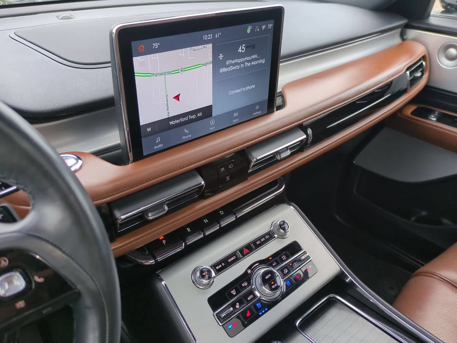 Thumbnail: 2022 Lincoln Aviator - 29