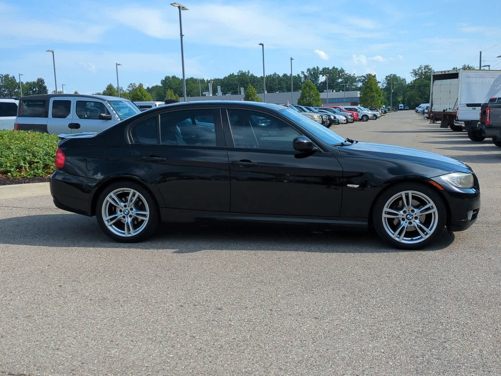 Thumbnail: 2009 BMW 3 Series - 9