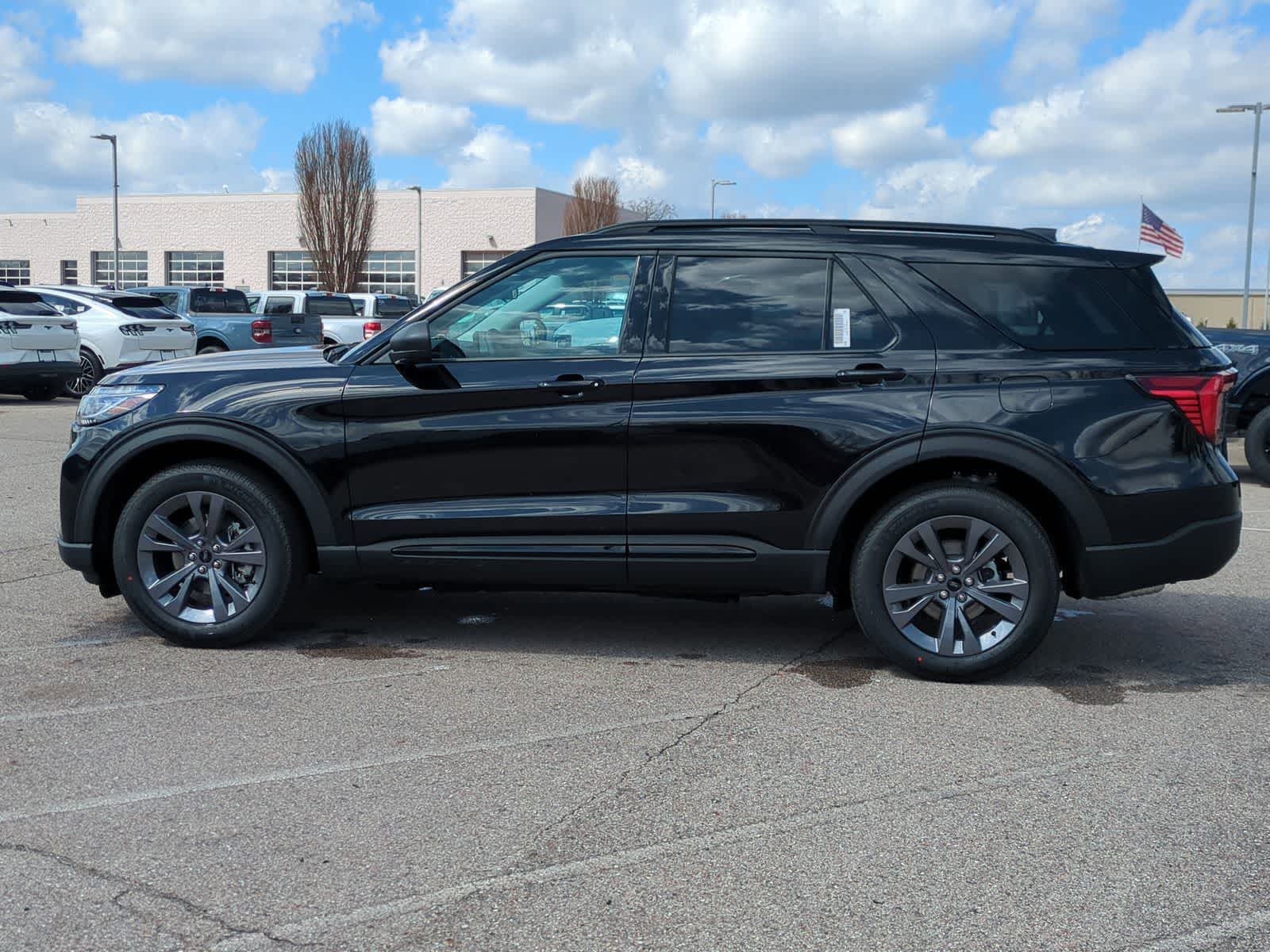 Thumbnail: 2026 Ford Explorer - 5