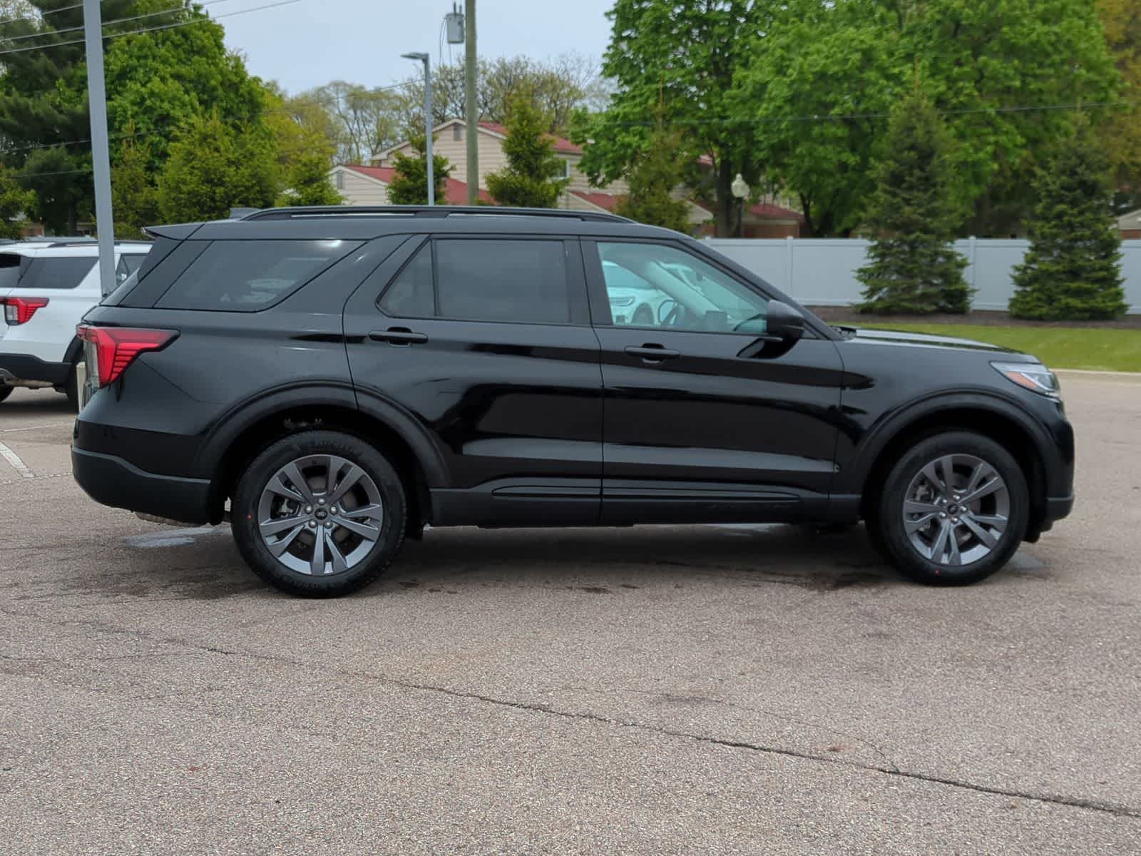 Thumbnail: 2026 Ford Explorer - 9