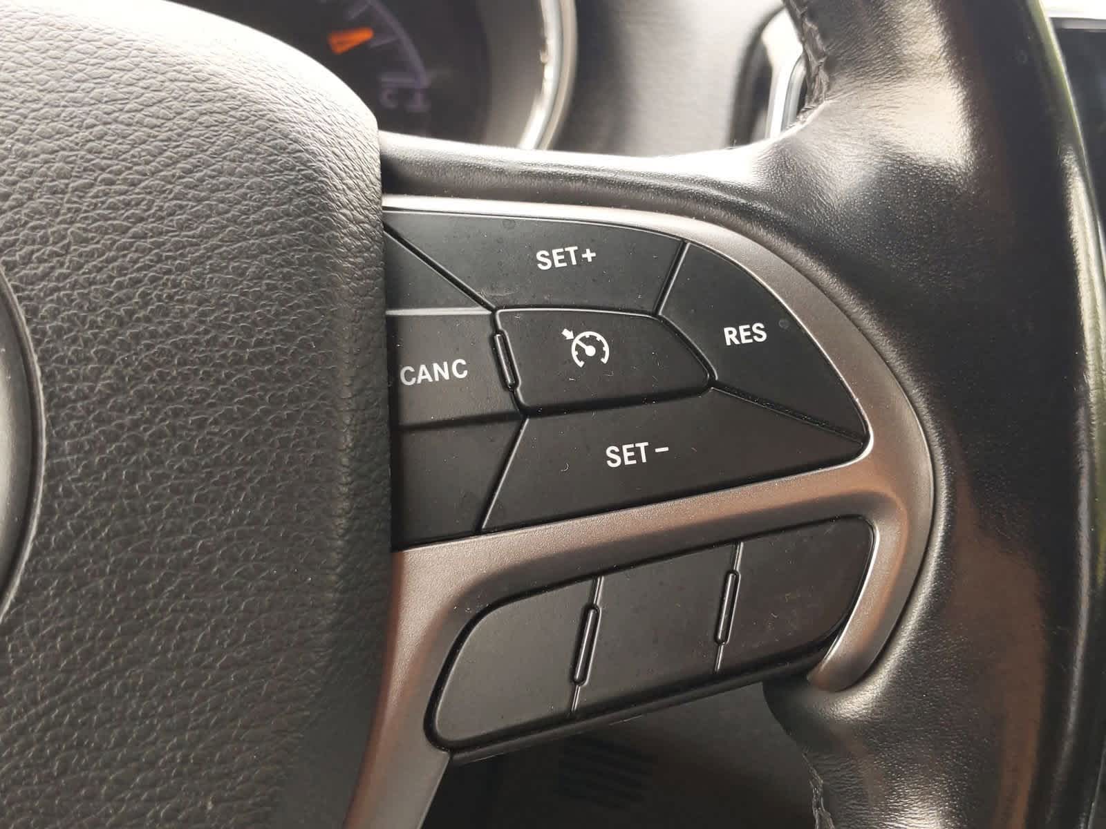 Thumbnail: 2020 Jeep Grand Cherokee - 25