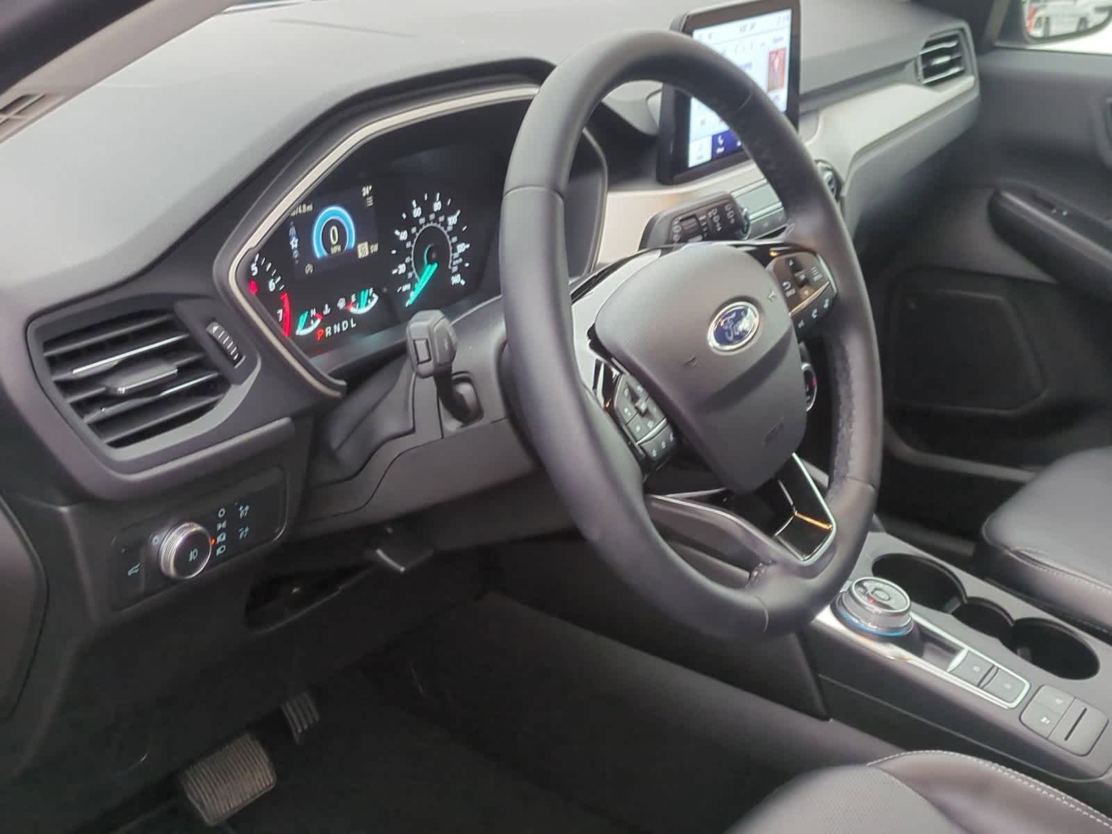 Thumbnail: 2022 Ford Escape - 10