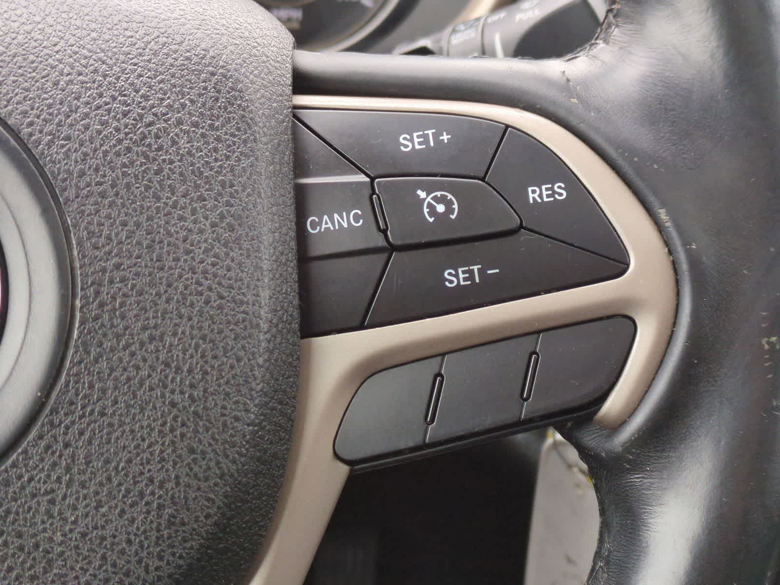 Thumbnail: 2014 Jeep Cherokee - 26