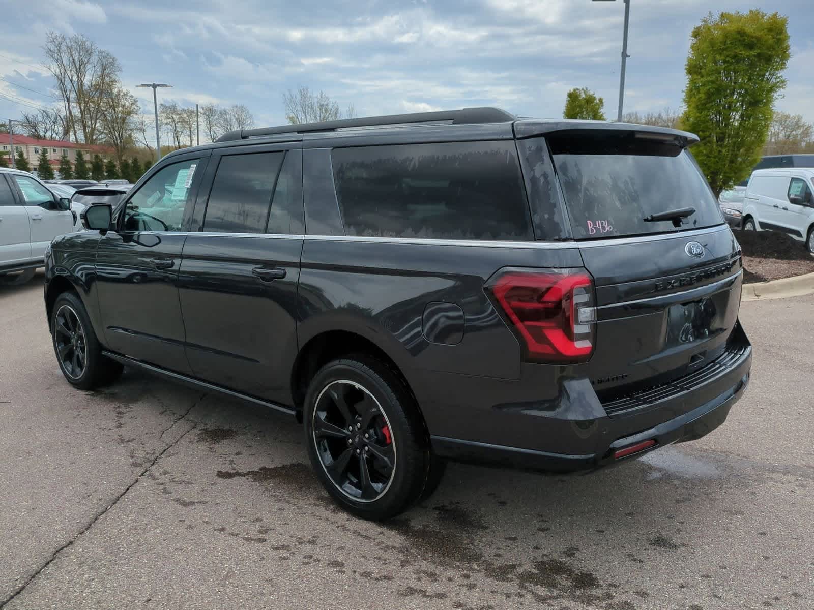 2024 Ford Expedition MAX Limited photo 3