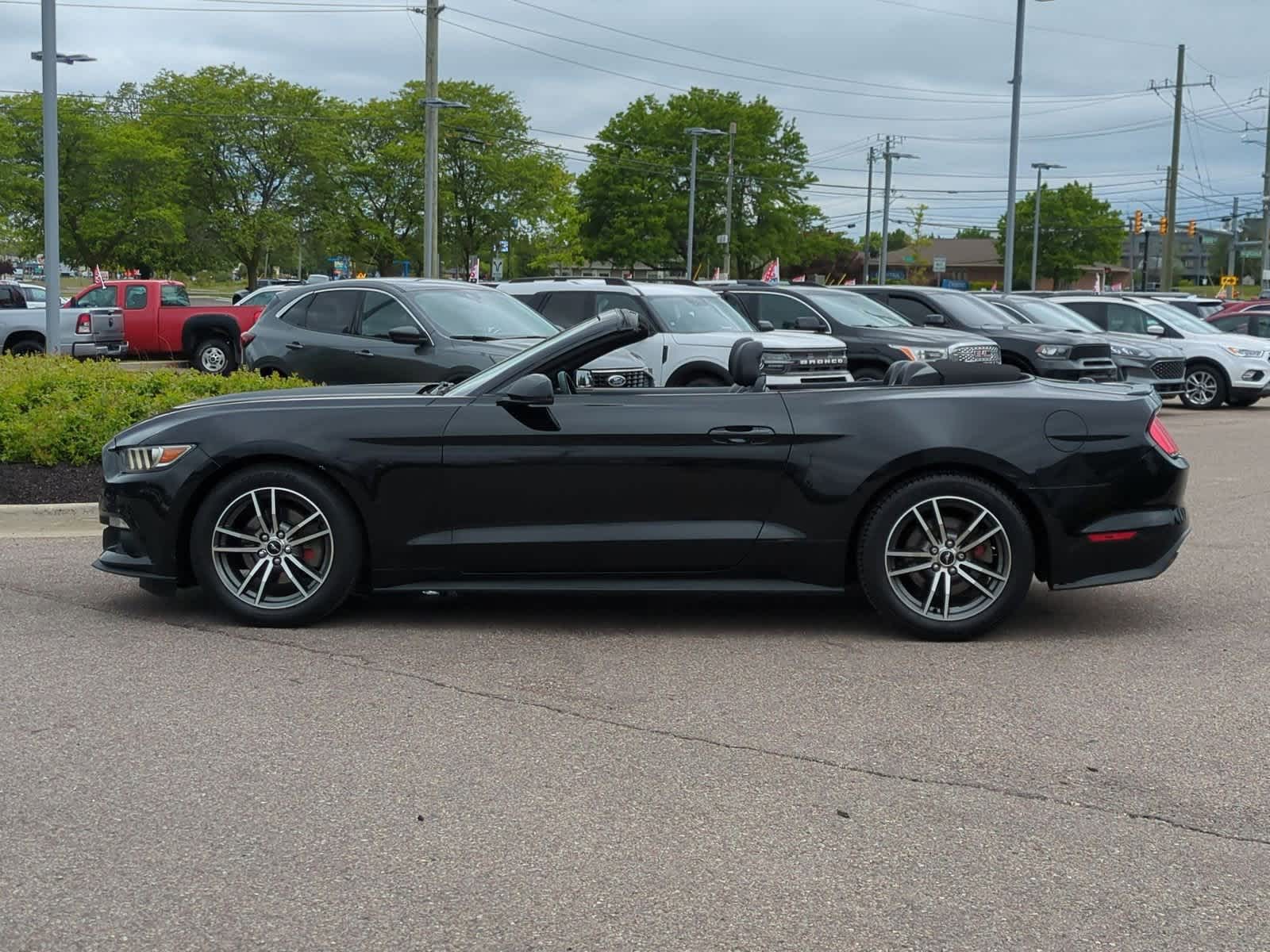 Thumbnail: 2017 Ford Mustang - 5