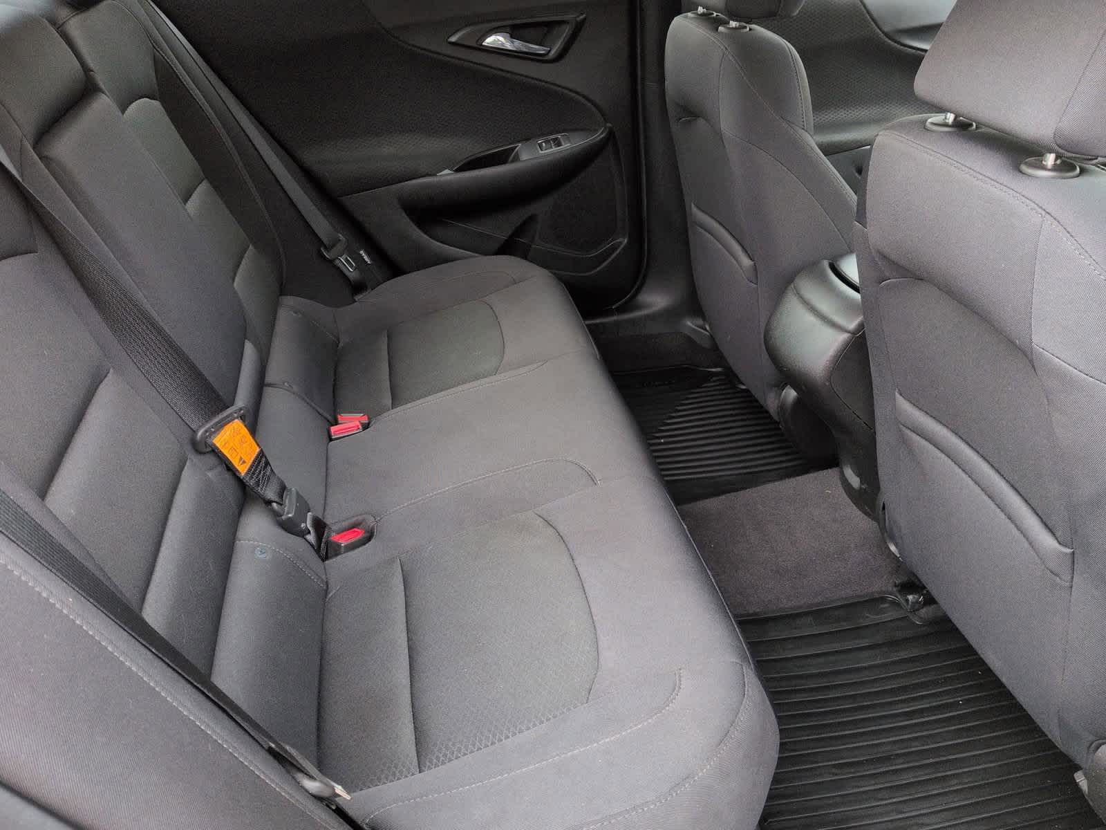 Thumbnail: 2017 Chevrolet Malibu - 21