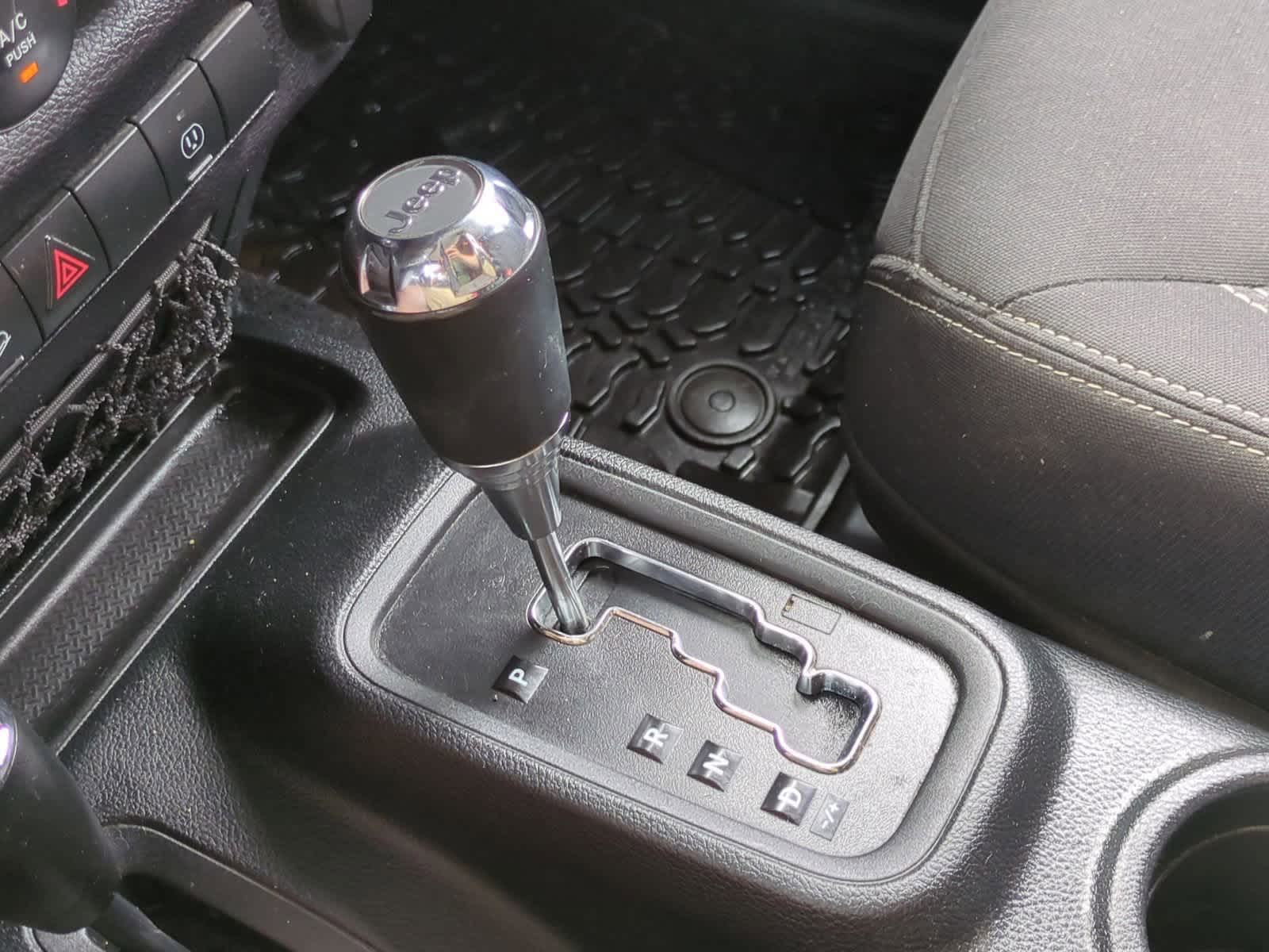 Thumbnail: 2016 Jeep Wrangler - 29