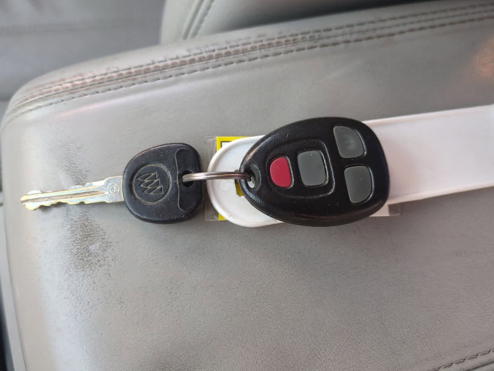 Thumbnail: 2006 Buick Lucerne - 33