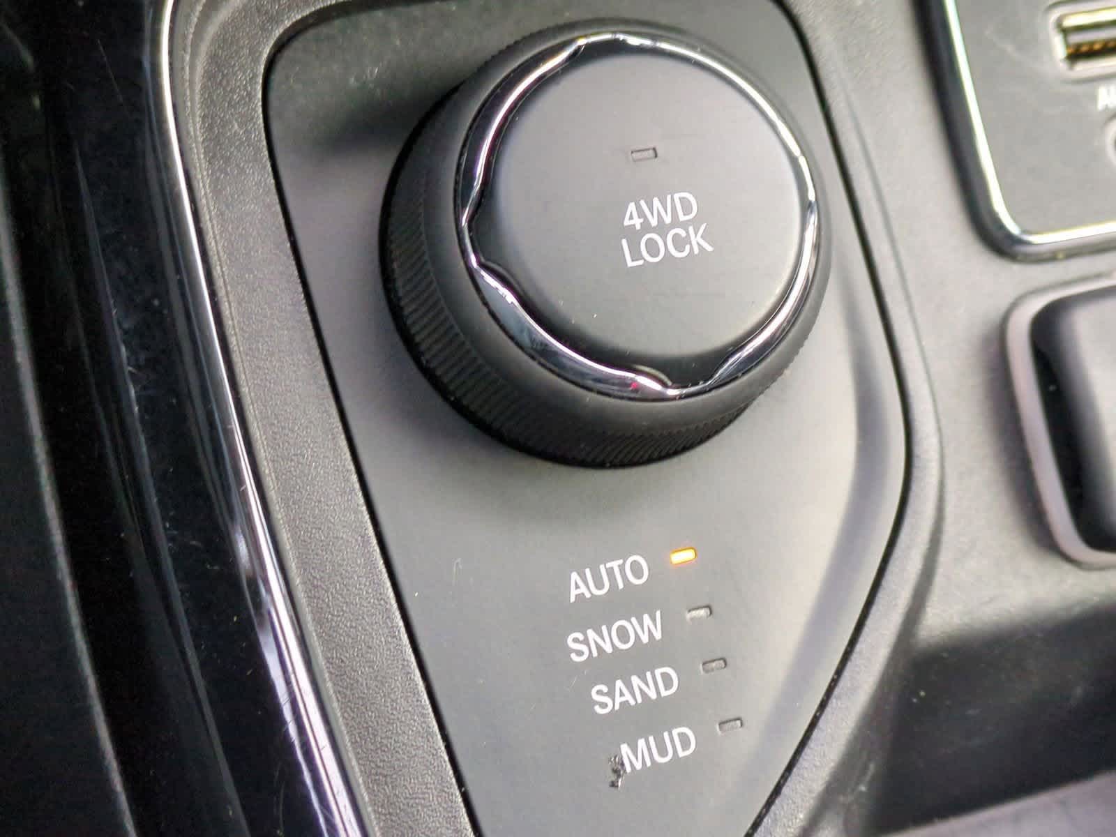 Thumbnail: 2021 Jeep Compass - 29