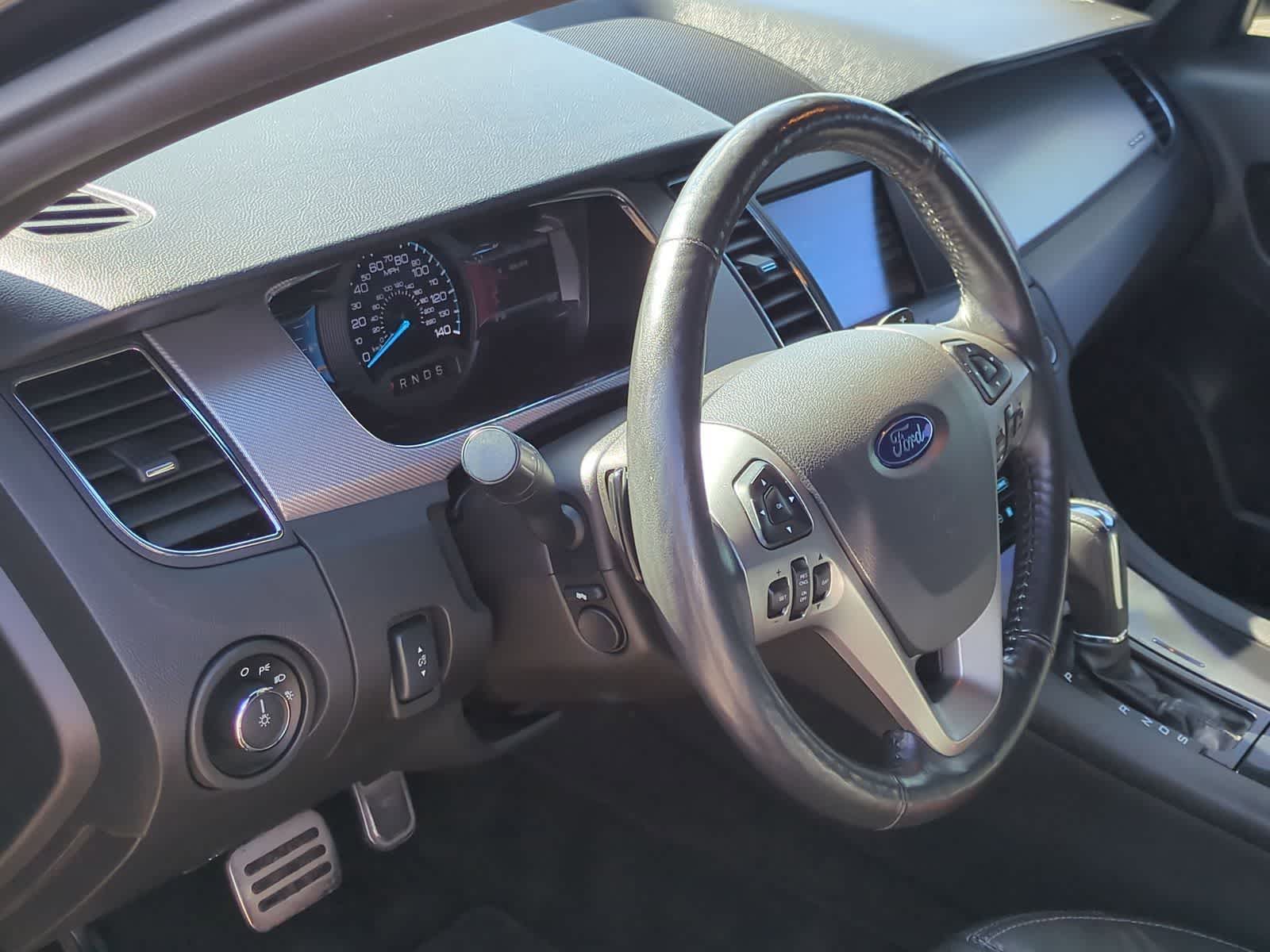 Thumbnail: 2015 Ford Taurus - 10