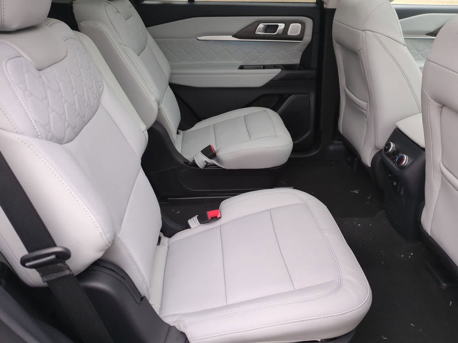 Thumbnail: 2026 Ford Explorer - 21