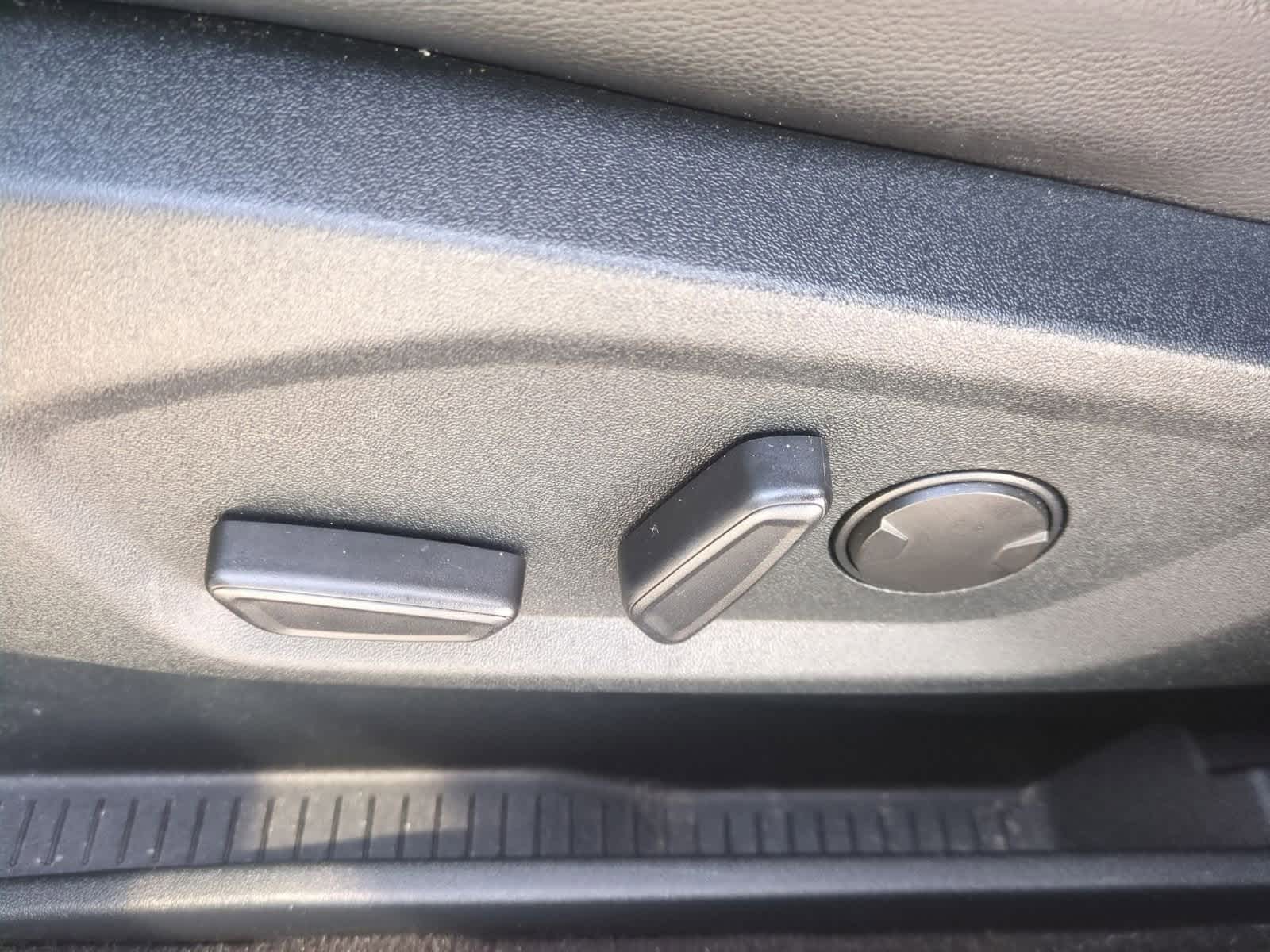 Thumbnail: 2020 Ford Edge - 15