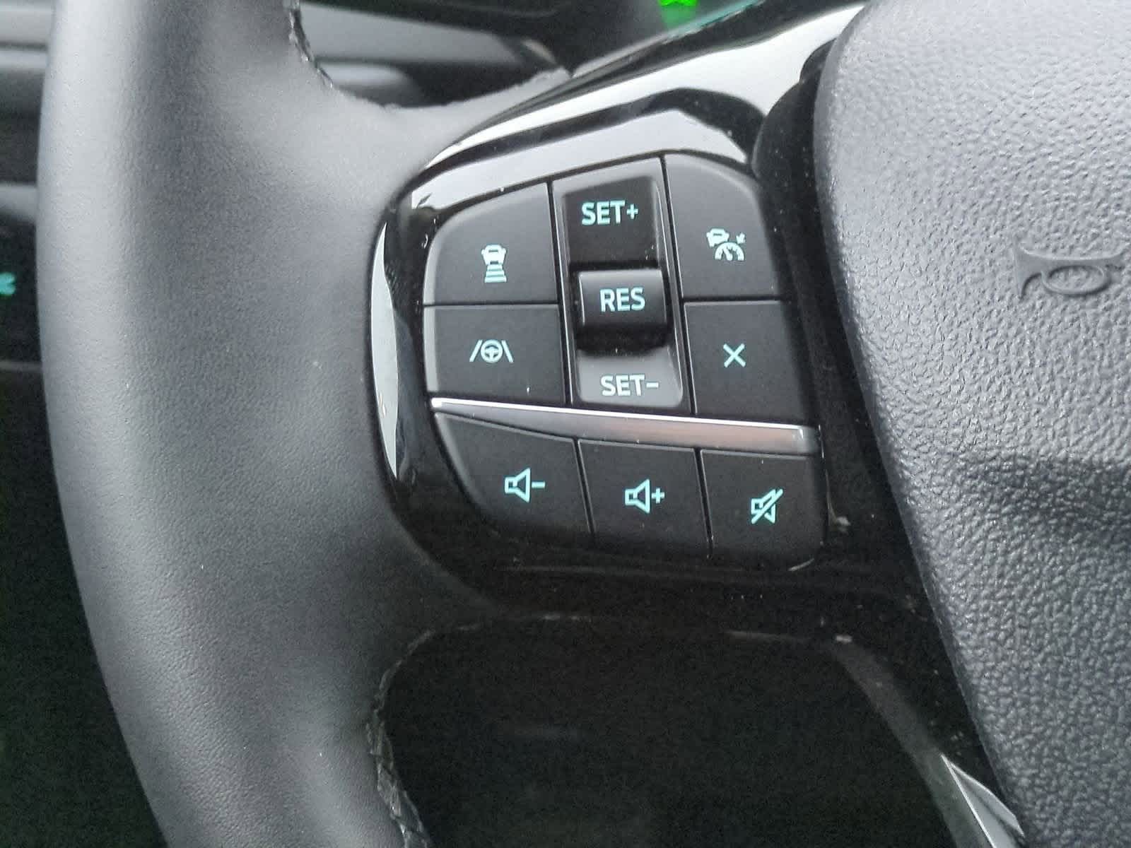 Thumbnail: 2022 Ford Escape - 23