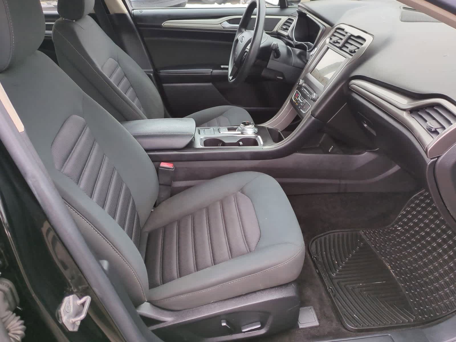 Thumbnail: 2017 Ford Fusion - 21