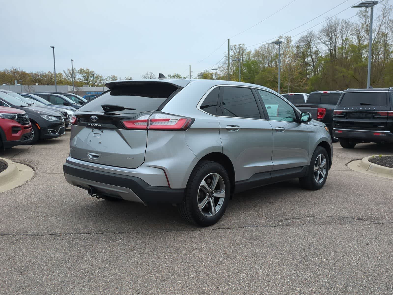 Thumbnail: 2023 Ford Edge - 8