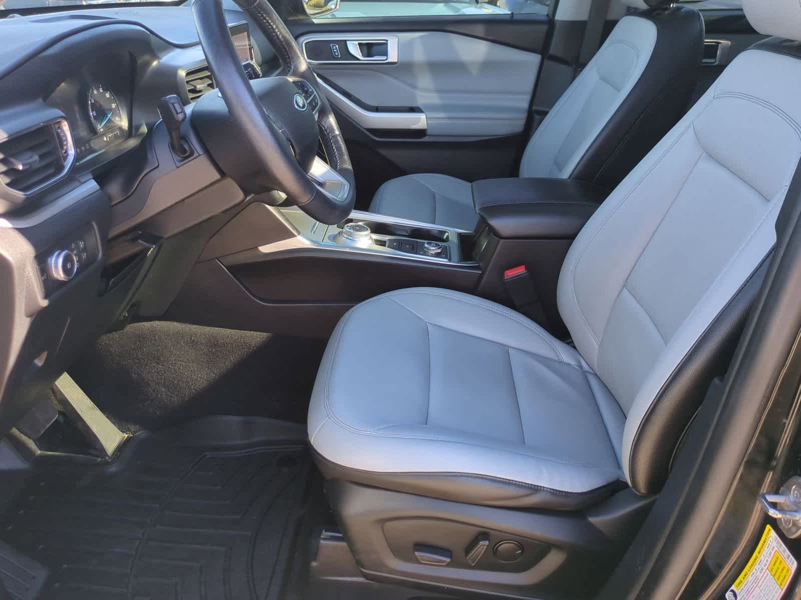 Thumbnail: 2021 Ford Explorer - 16