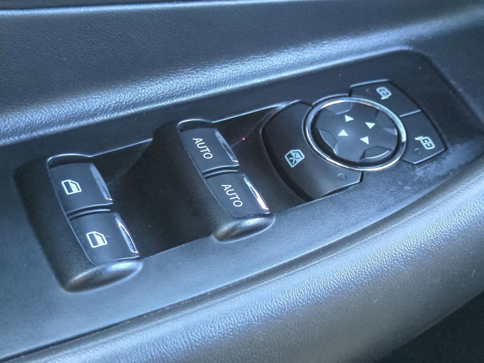 Thumbnail: 2015 Ford Taurus - 28