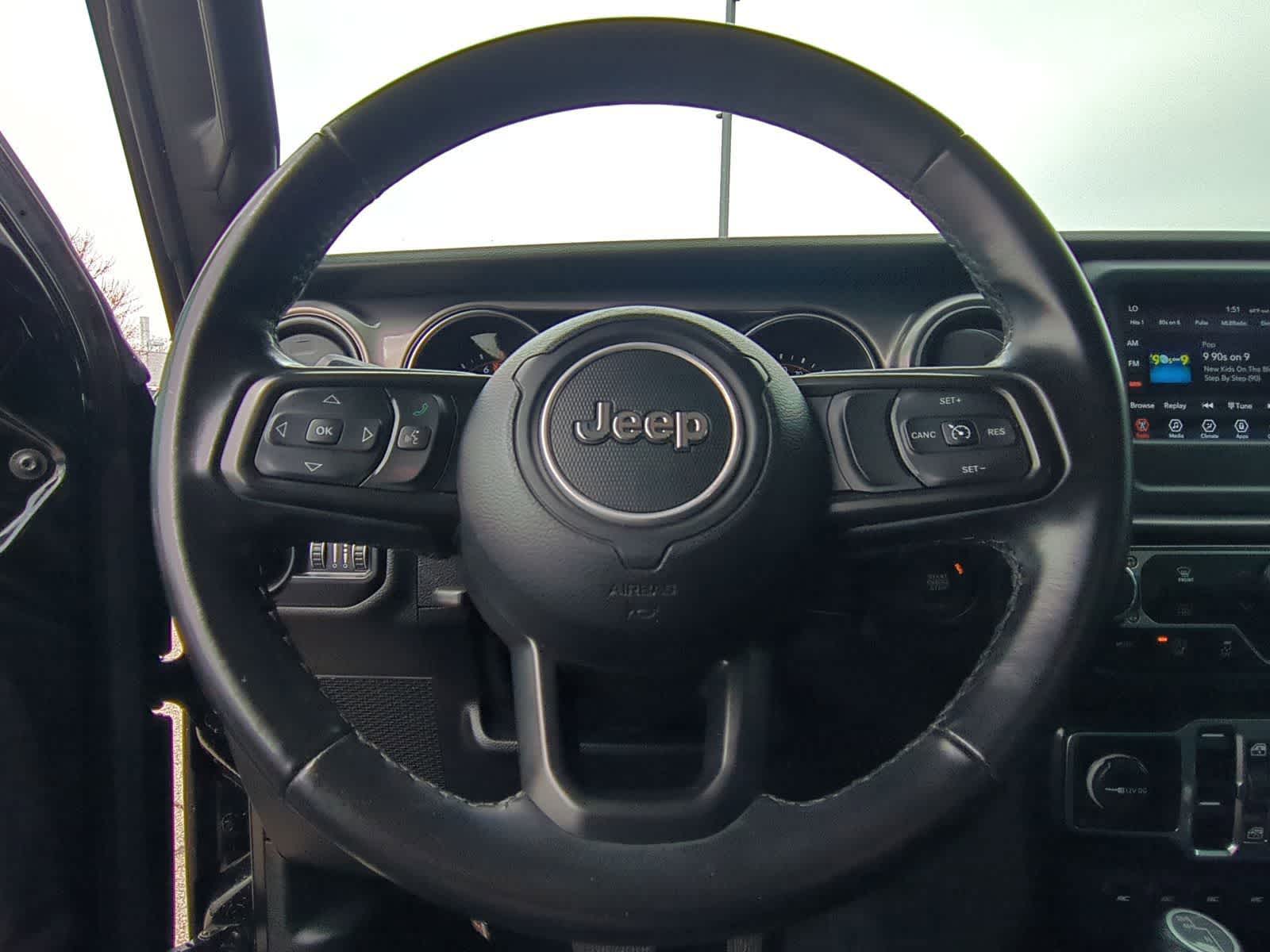 Thumbnail: 2021 Jeep Gladiator - 23