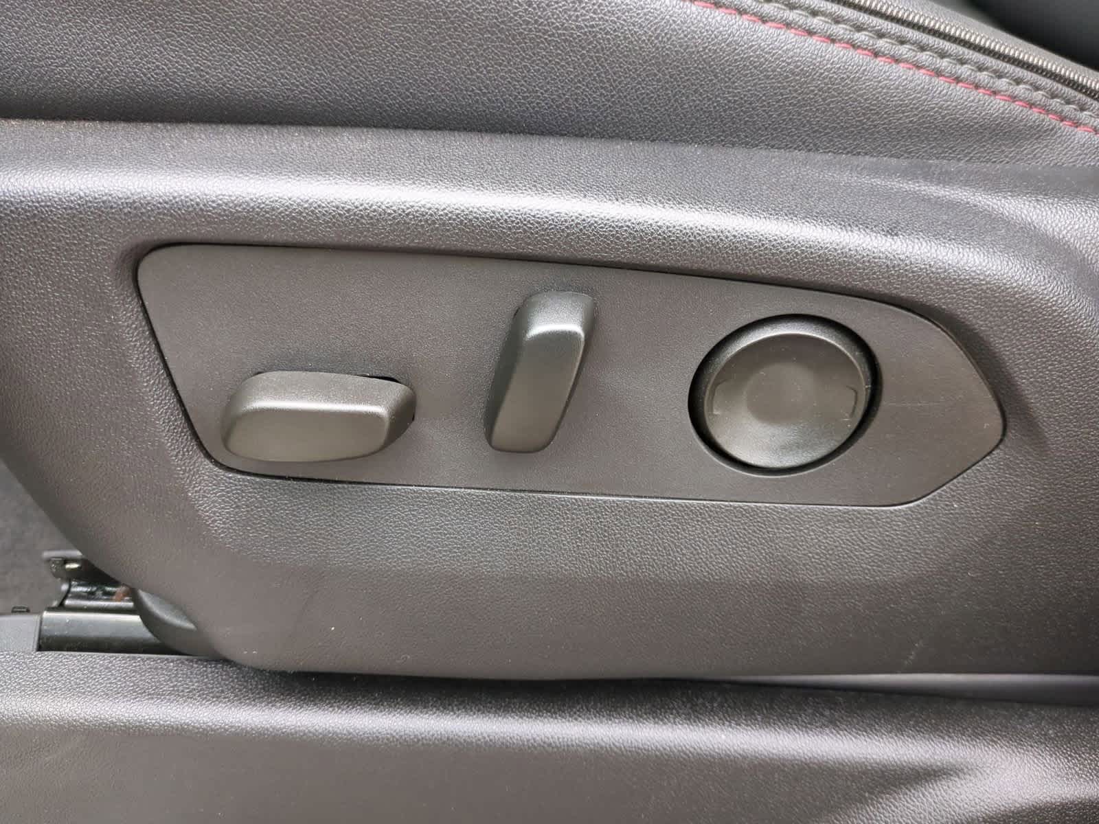 Thumbnail: 2024 Chevrolet Tahoe - 17