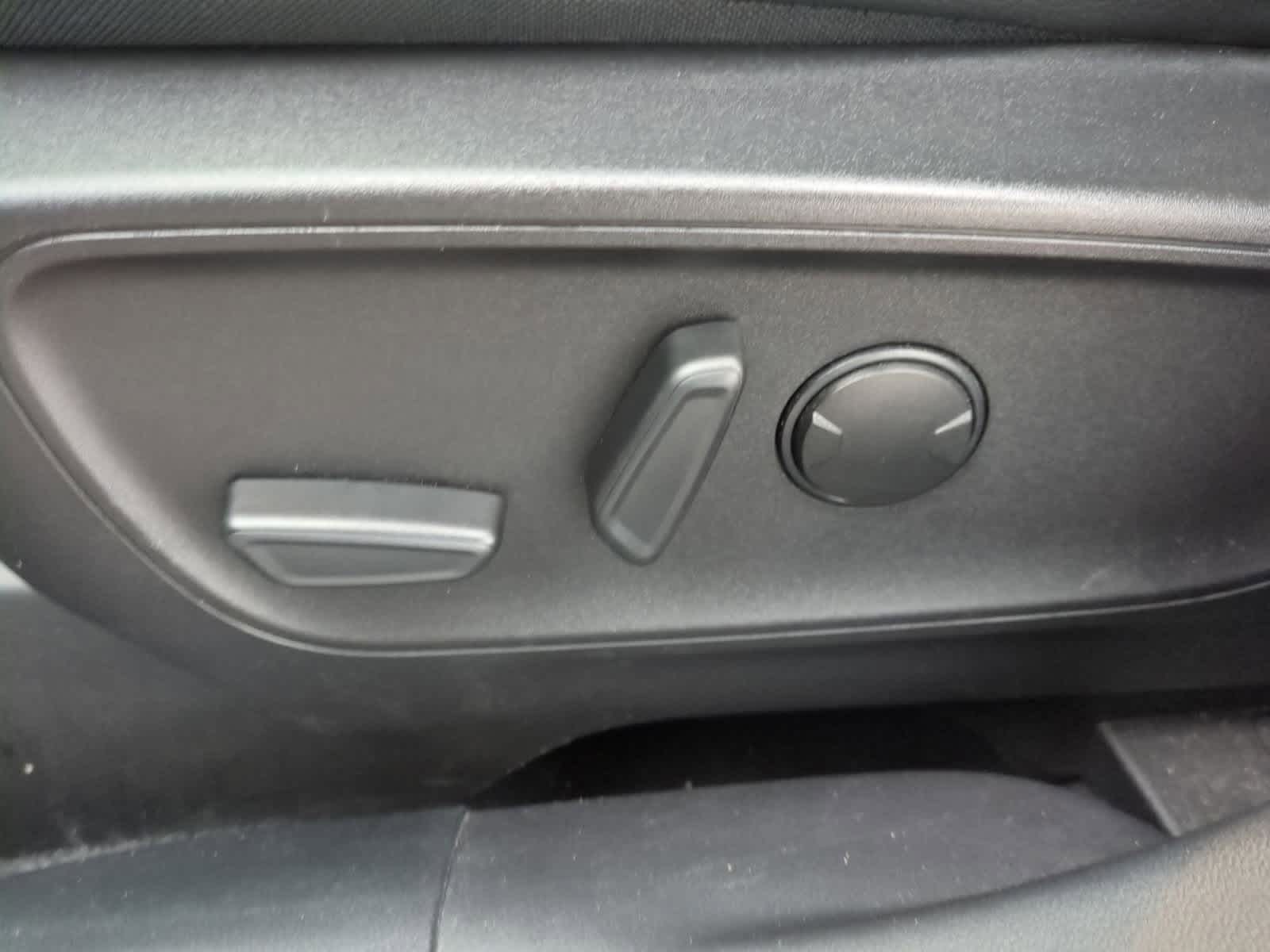 Thumbnail: 2022 Ford Escape - 17