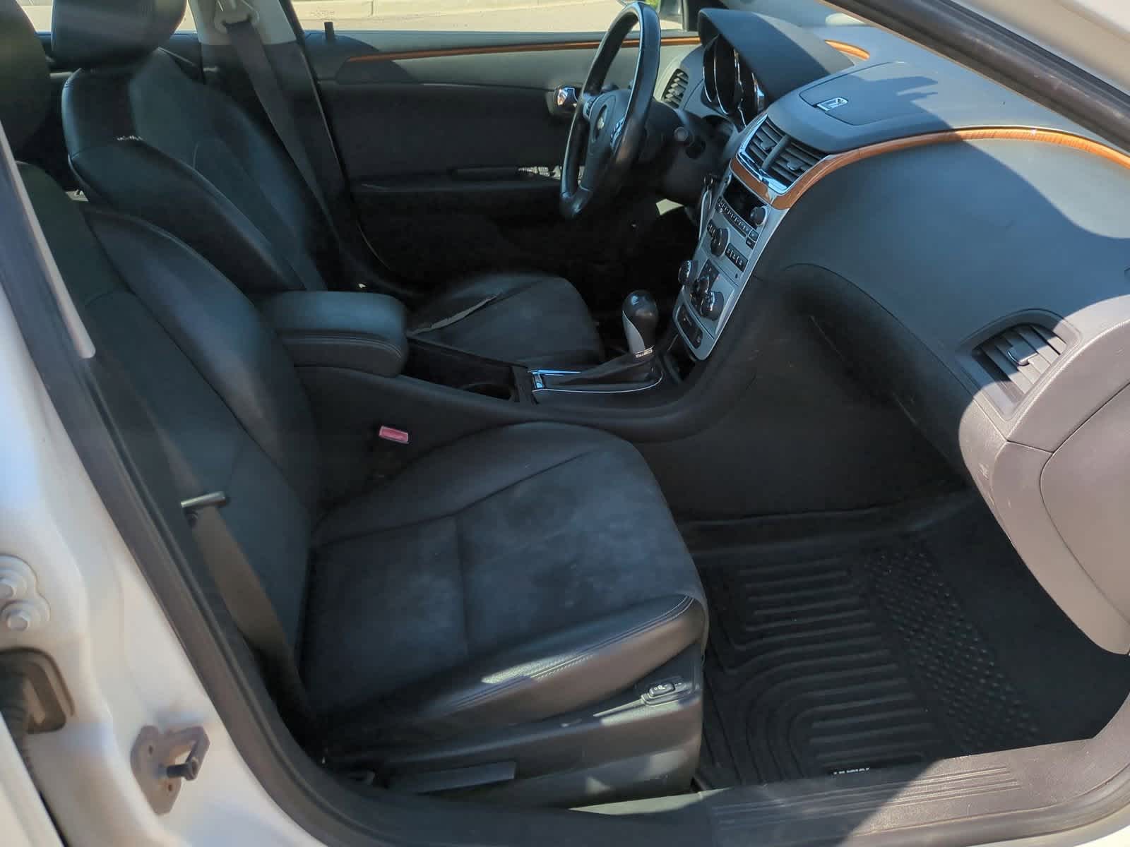 Thumbnail: 2010 Chevrolet Malibu - 19