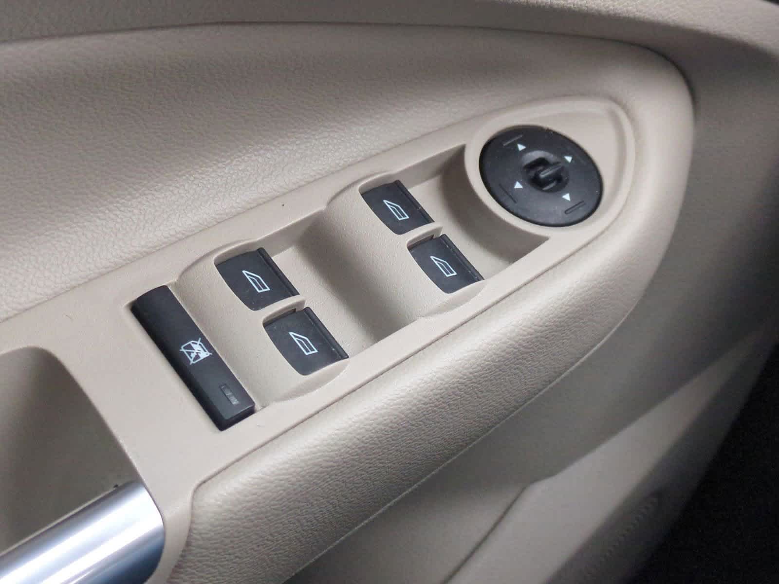 Thumbnail: 2013 Ford Escape - 29