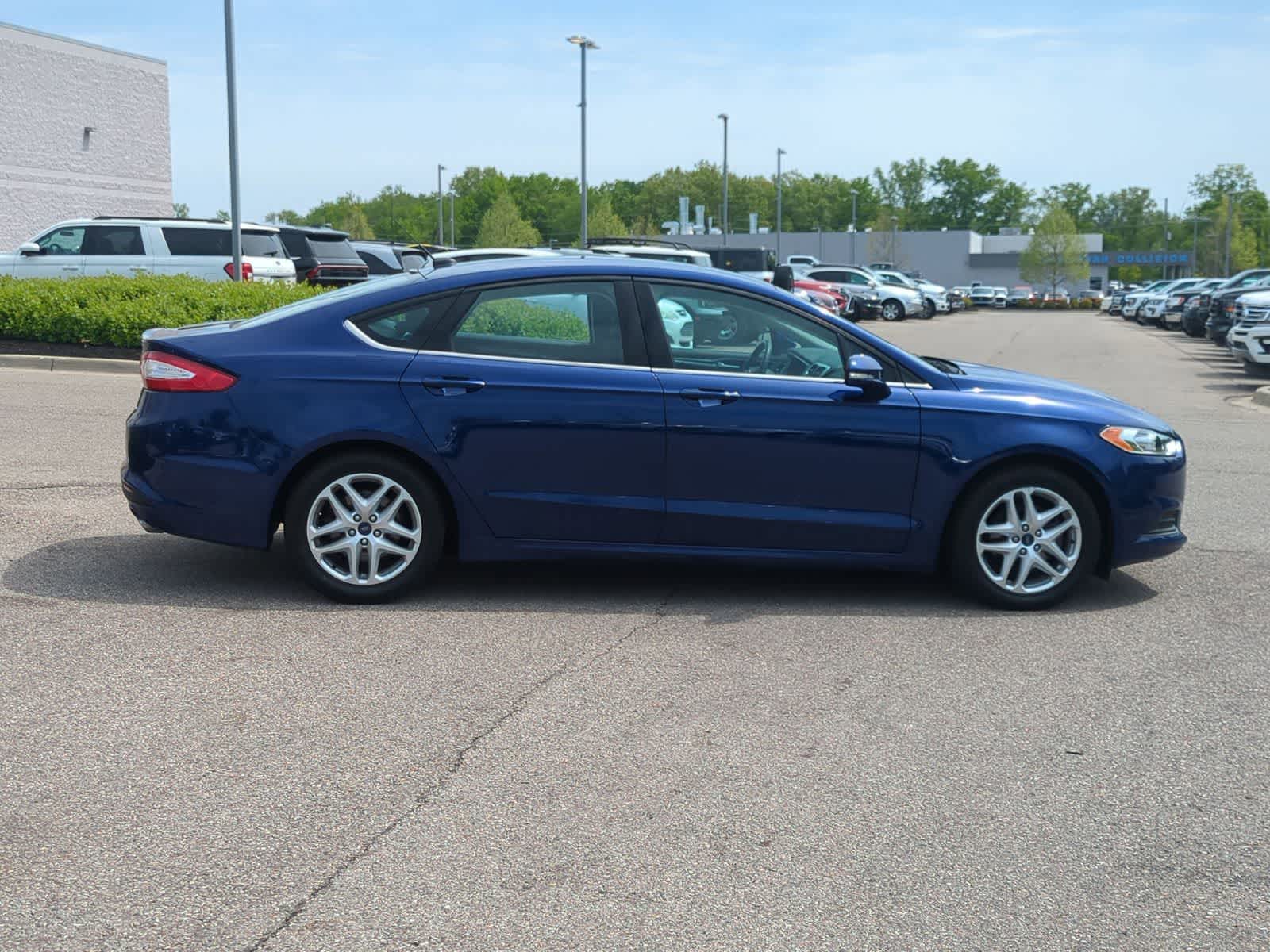 Thumbnail: 2015 Ford Fusion - 9
